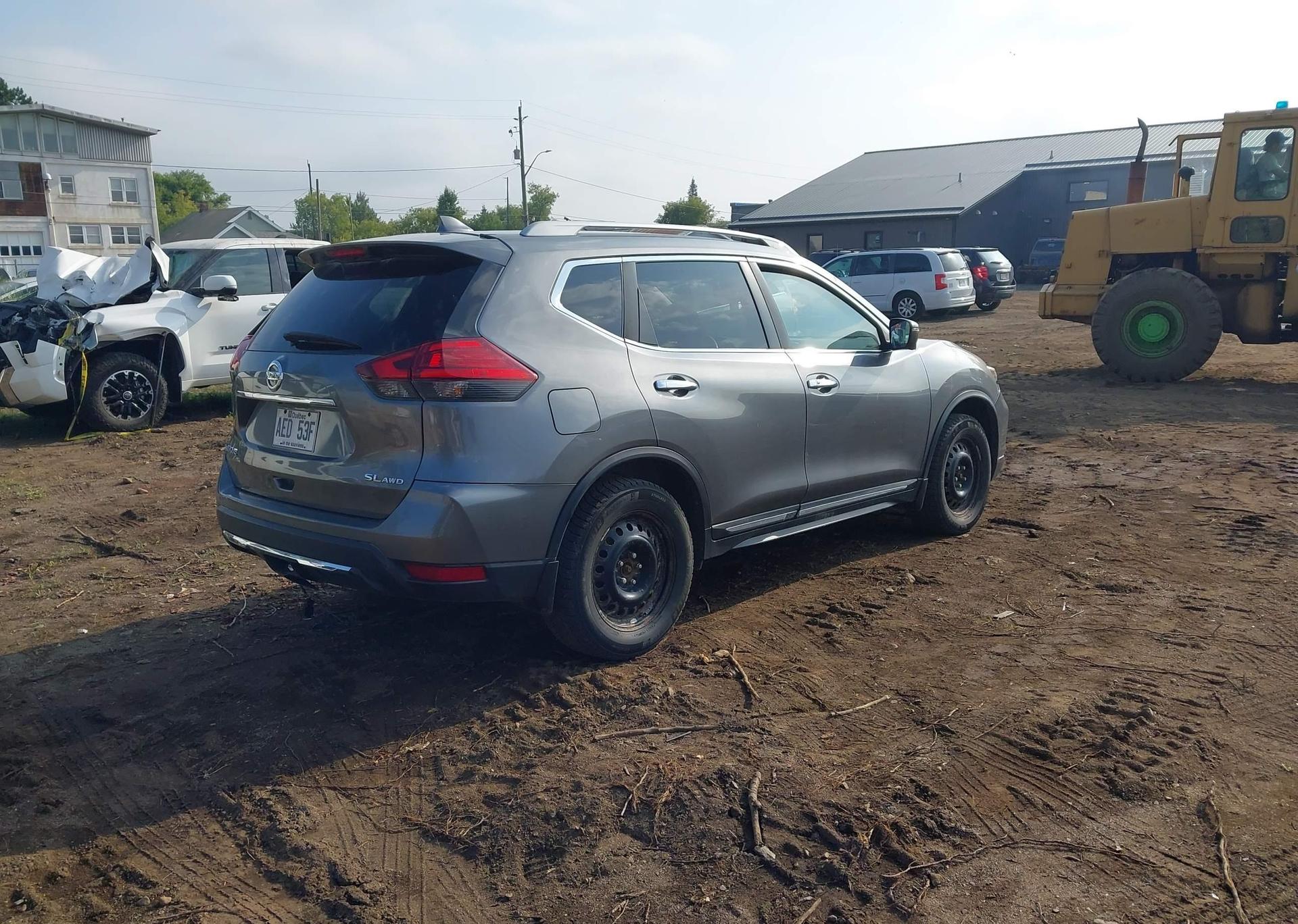 2017 NISSAN ROGUE SV