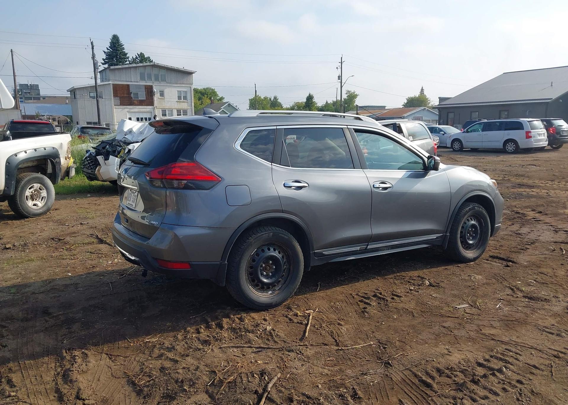 2017 NISSAN ROGUE SV