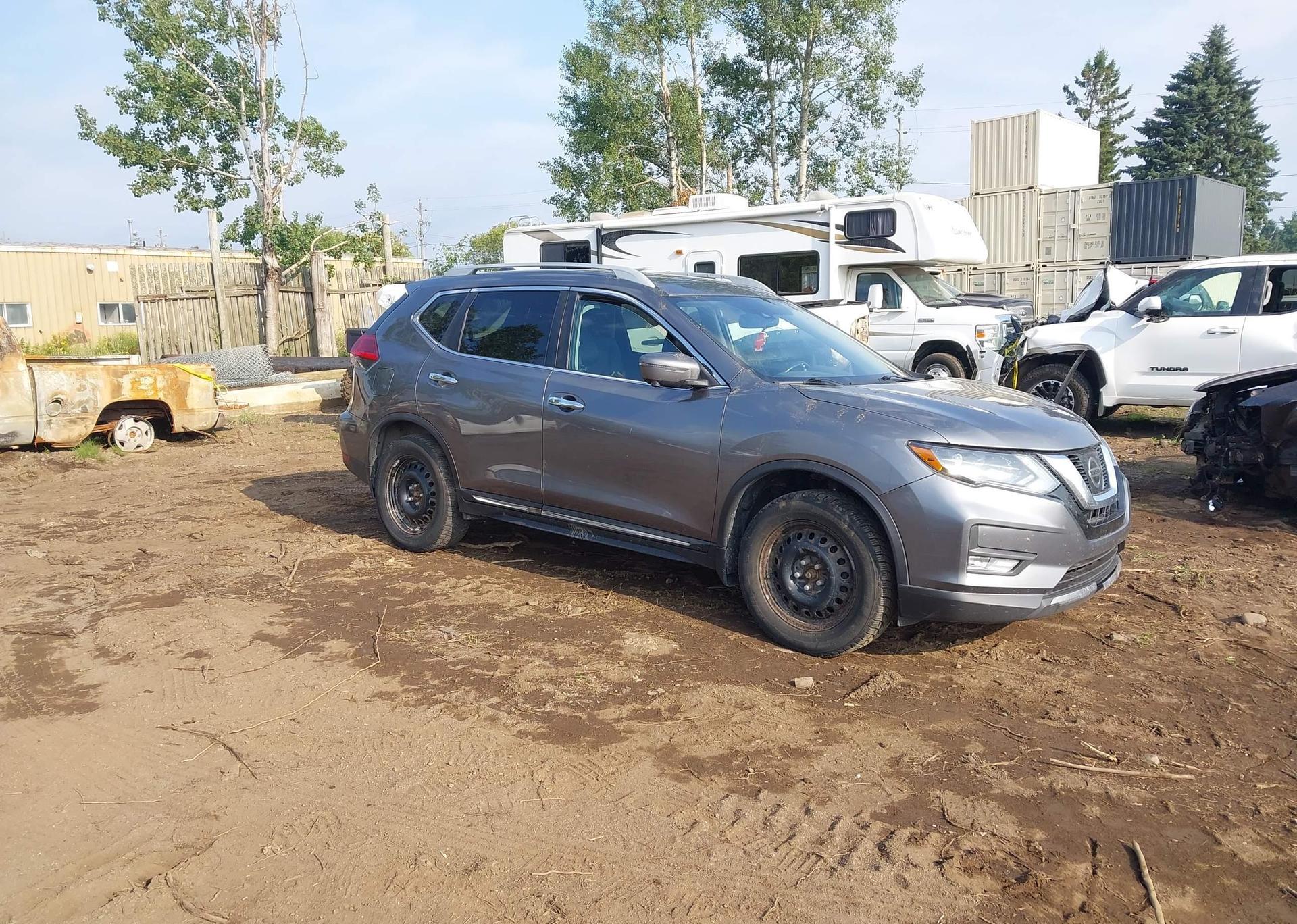 2017 NISSAN ROGUE SV
