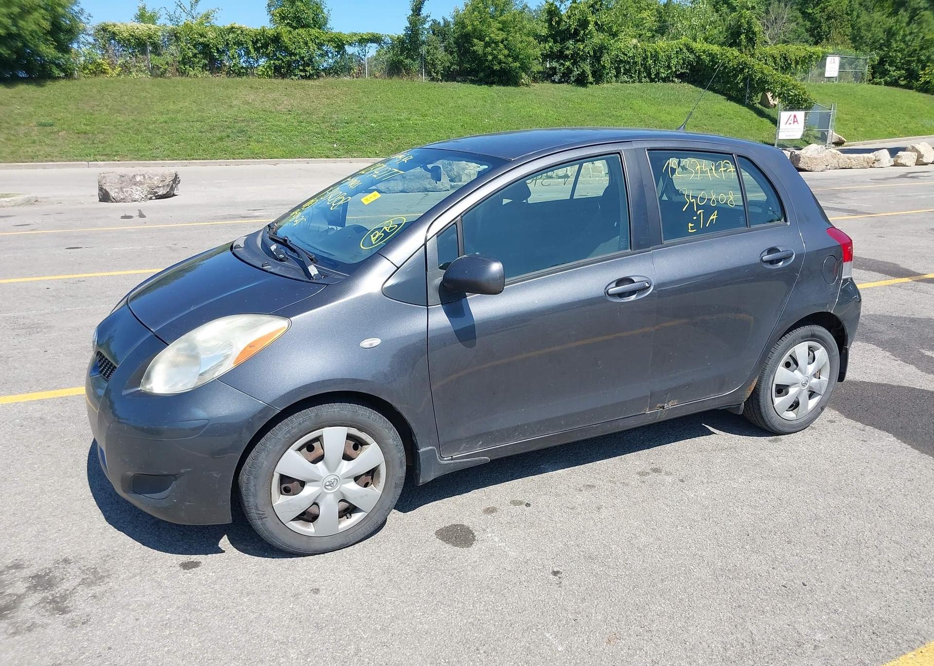 2011 TOYOTA YARIS