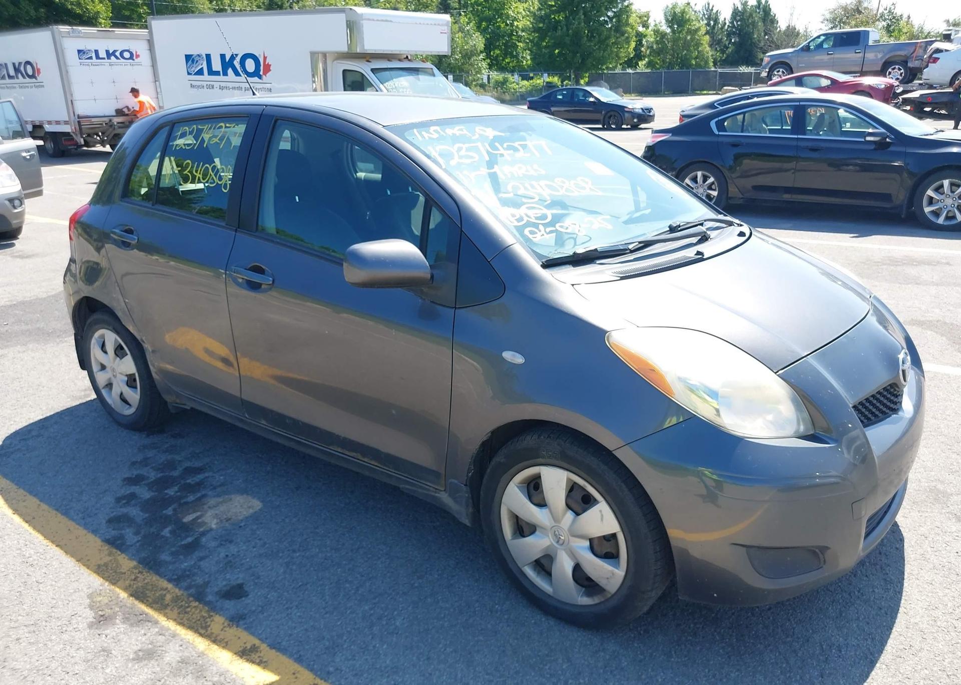 2011 TOYOTA YARIS