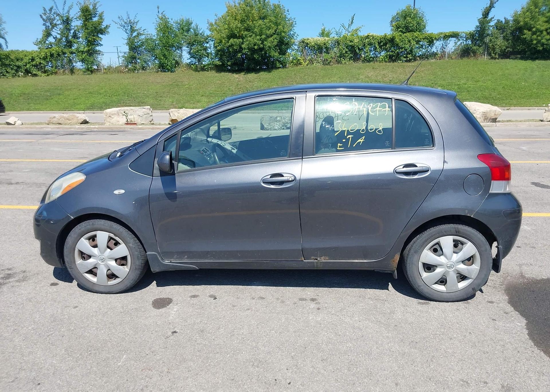 2011 TOYOTA YARIS