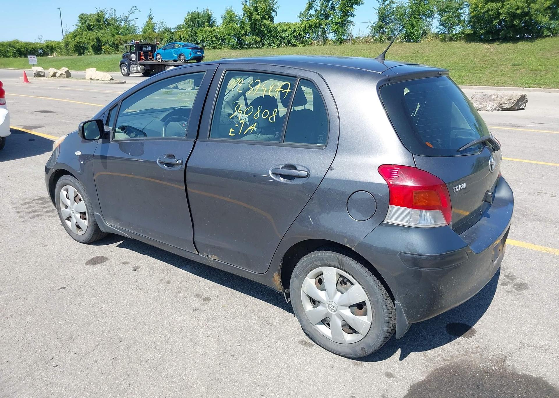 2011 TOYOTA YARIS