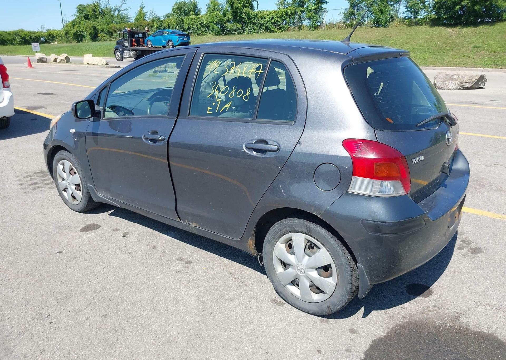 2011 TOYOTA YARIS