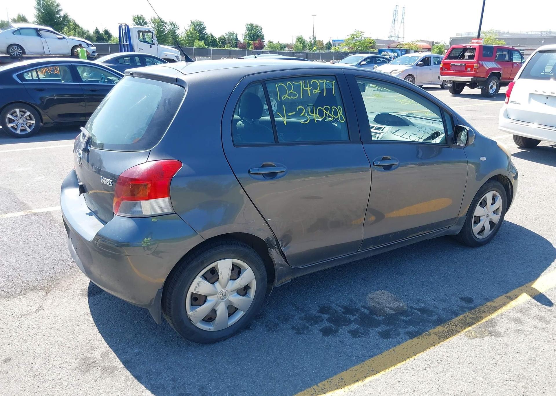 2011 TOYOTA YARIS