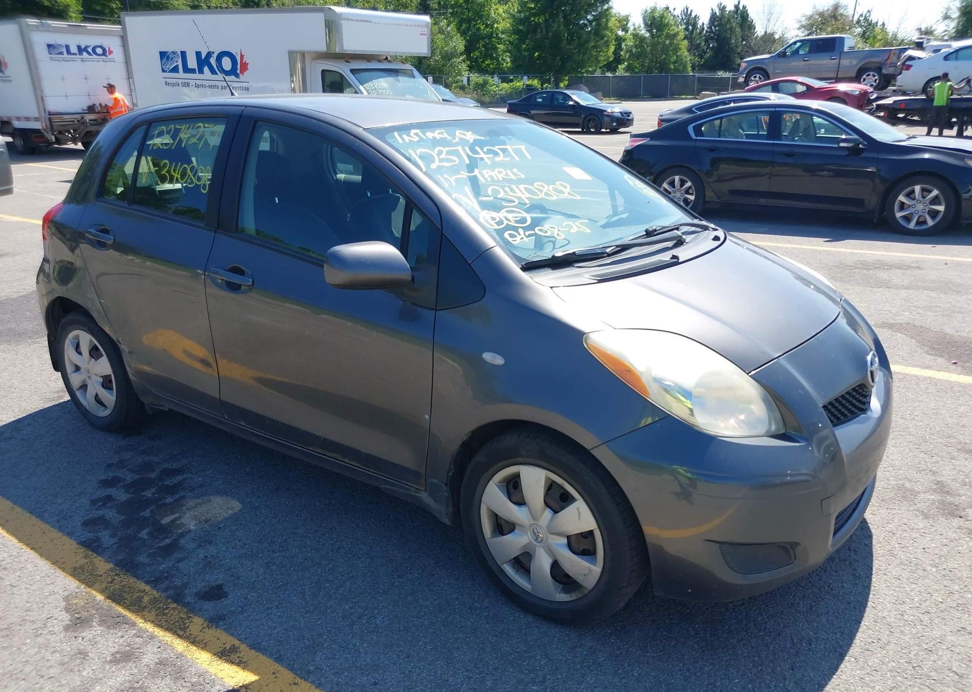 2011 TOYOTA YARIS