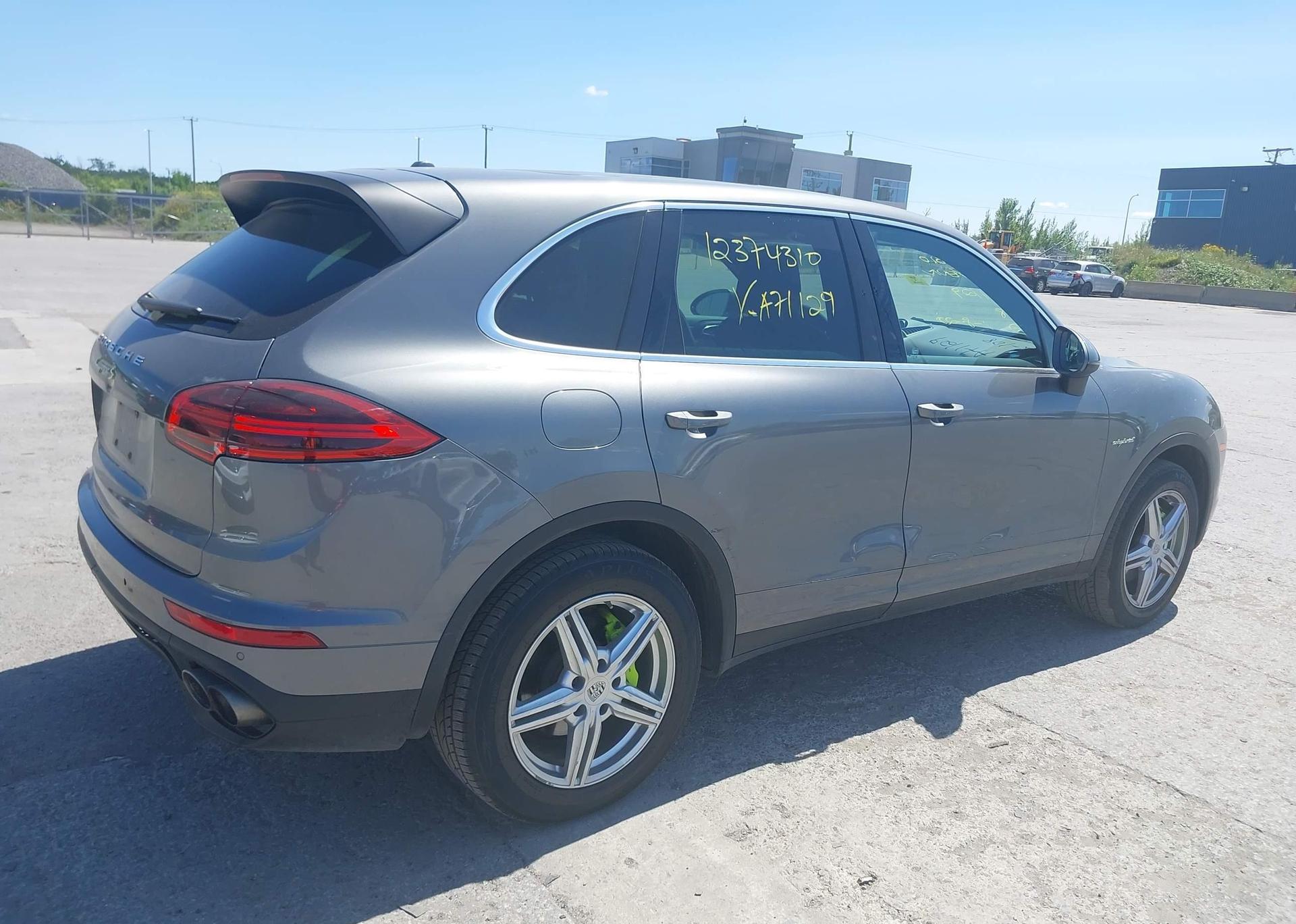 2017 PORSCHE CAYENNE E-HYBRID S