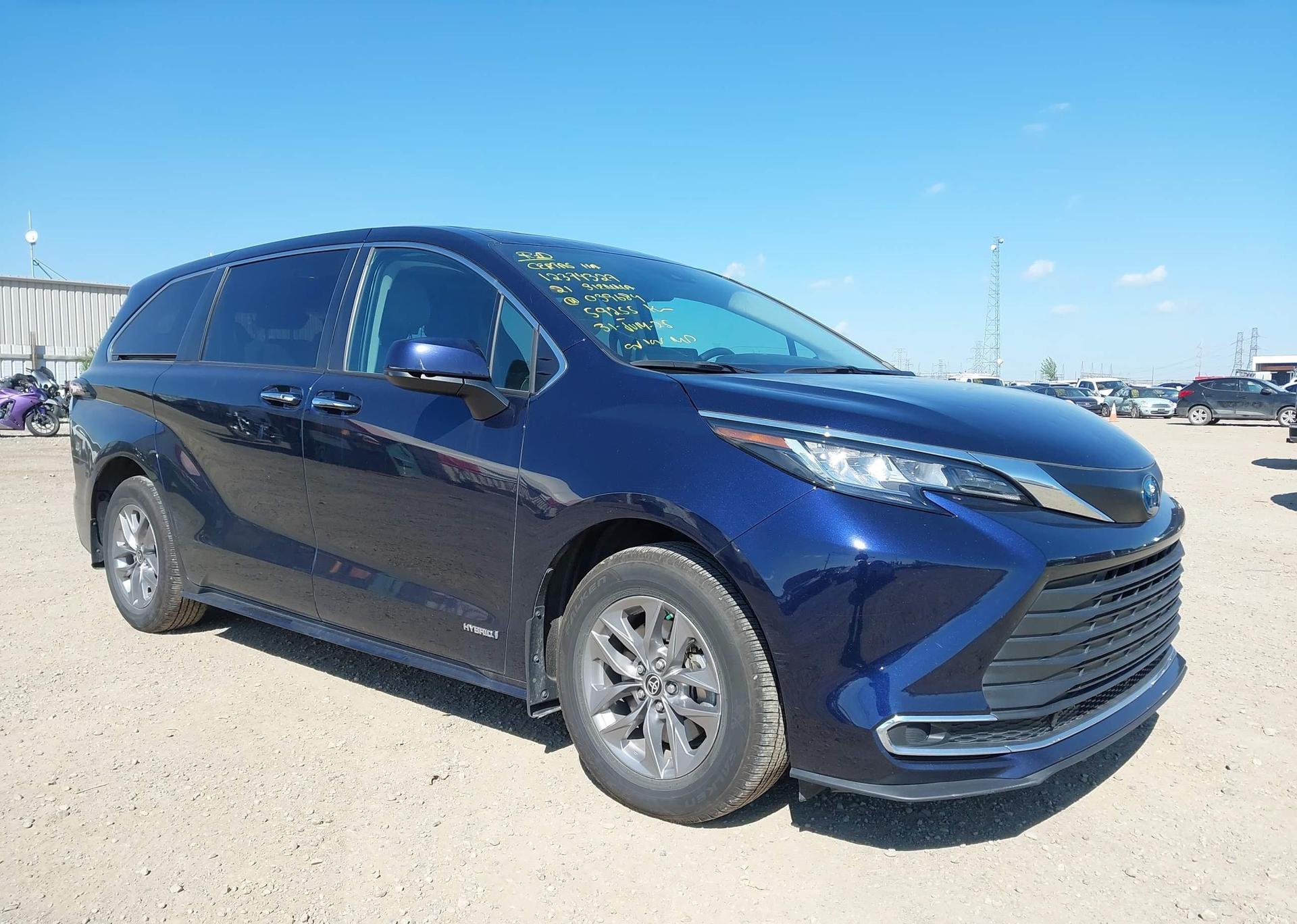 2021 TOYOTA SIENNA XLE 8-PASSENGER