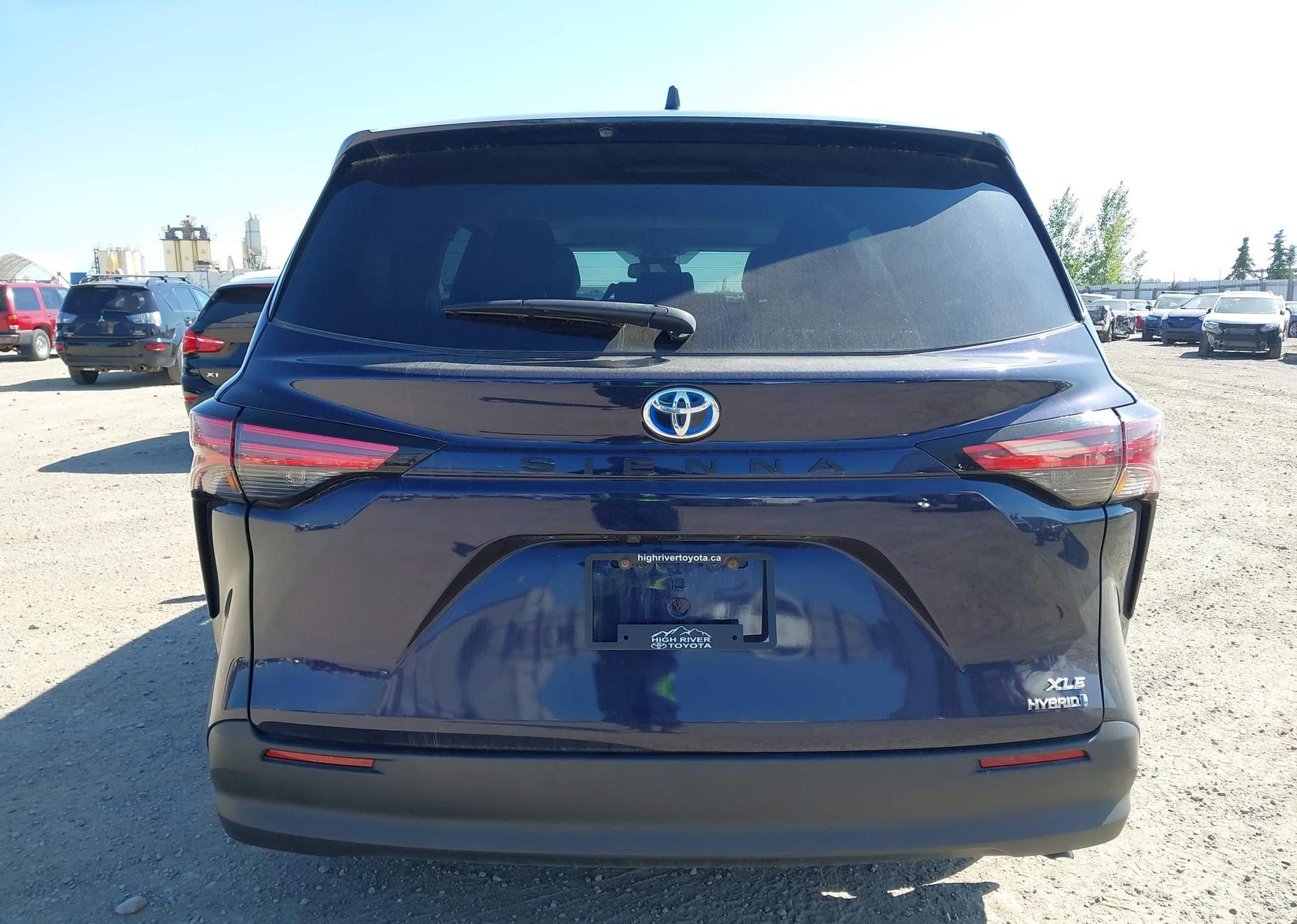 2021 TOYOTA SIENNA XLE 8-PASSENGER