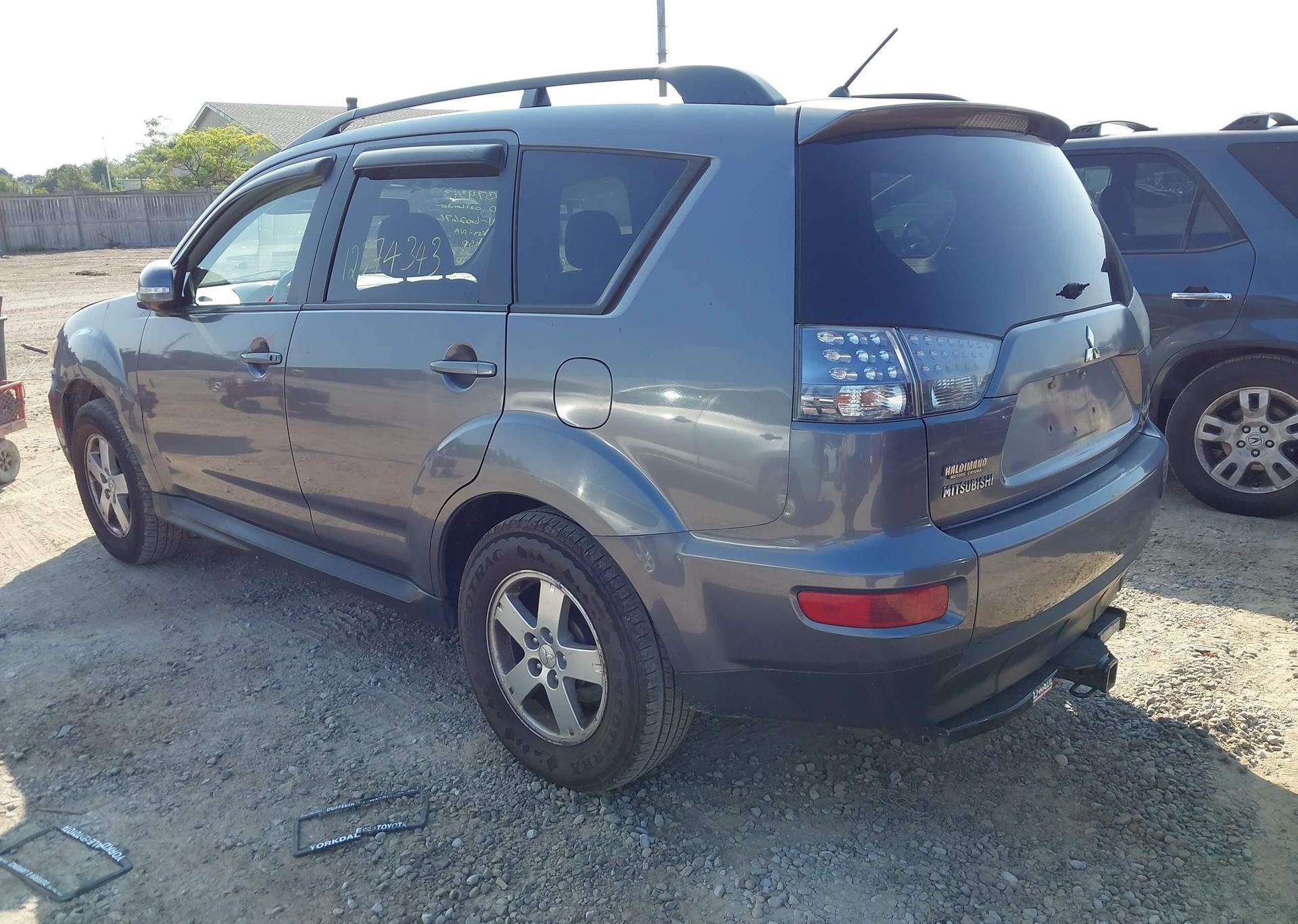 2010 MITSUBISHI OUTLANDER XLS