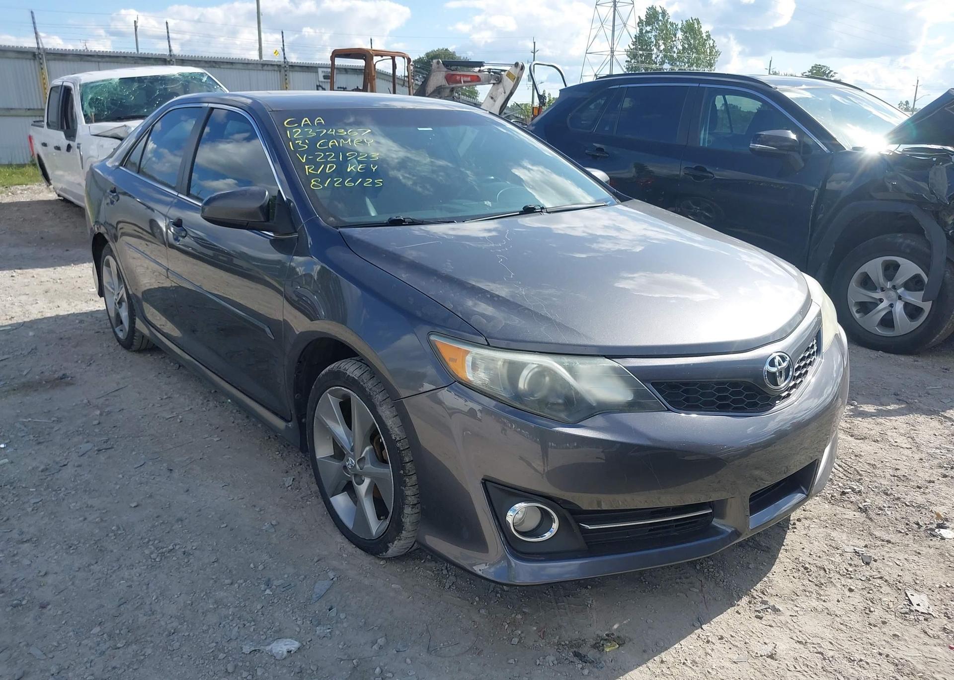 2013 TOYOTA CAMRY SE