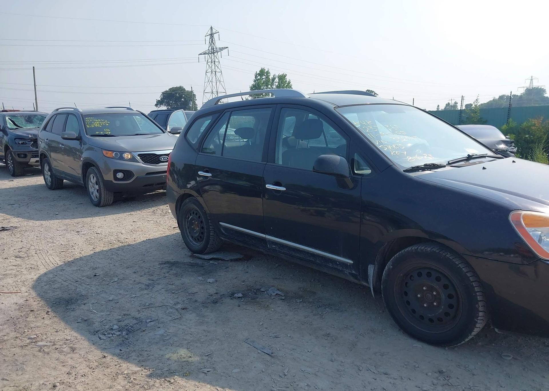 2011 KIA RONDO