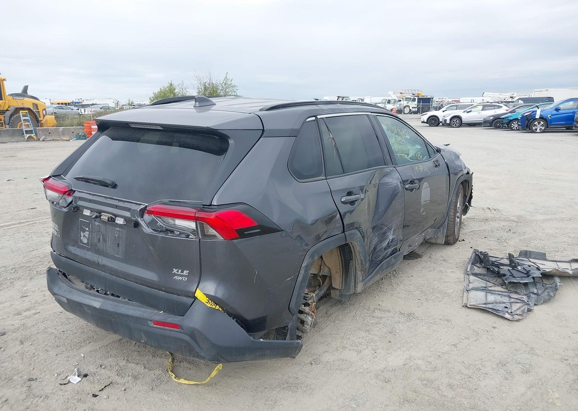 2024 TOYOTA RAV4 XLE