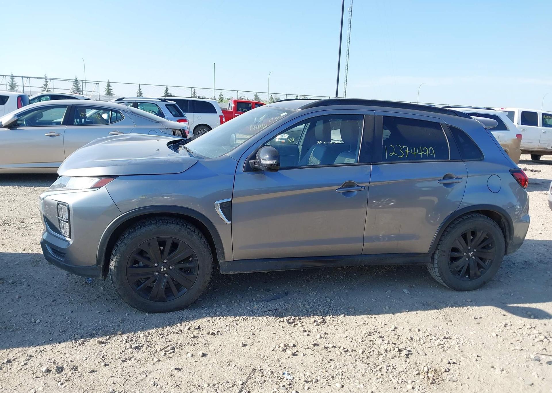 2023 MITSUBISHI RVR SE