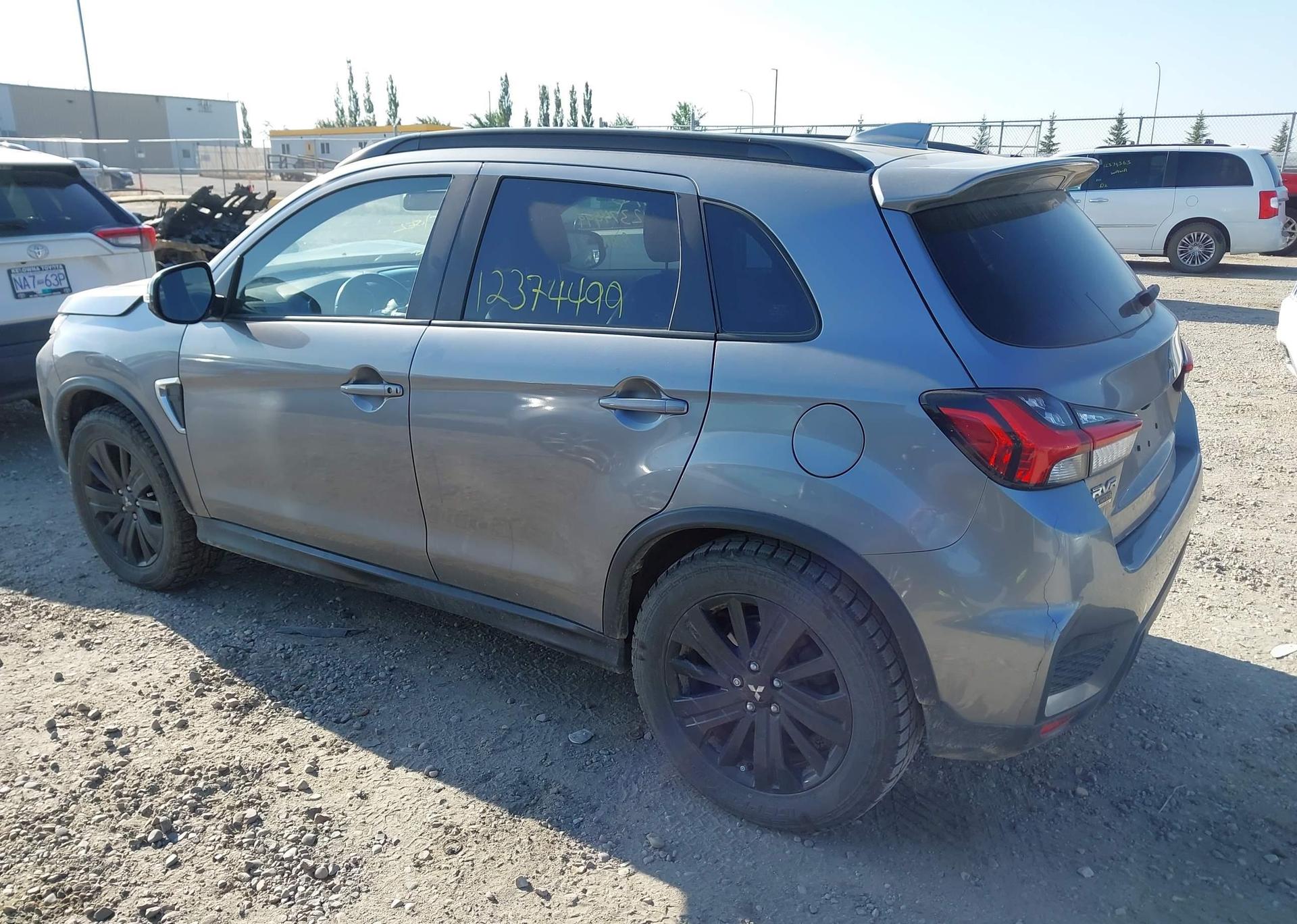 2023 MITSUBISHI RVR SE