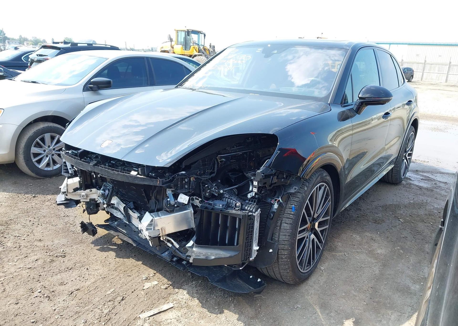 2025 PORSCHE CAYENNE