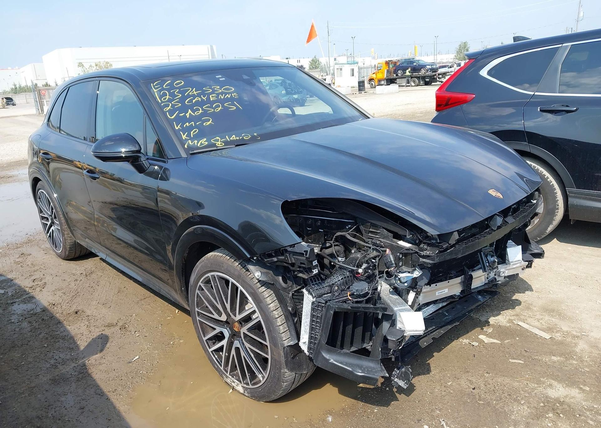 2025 PORSCHE CAYENNE