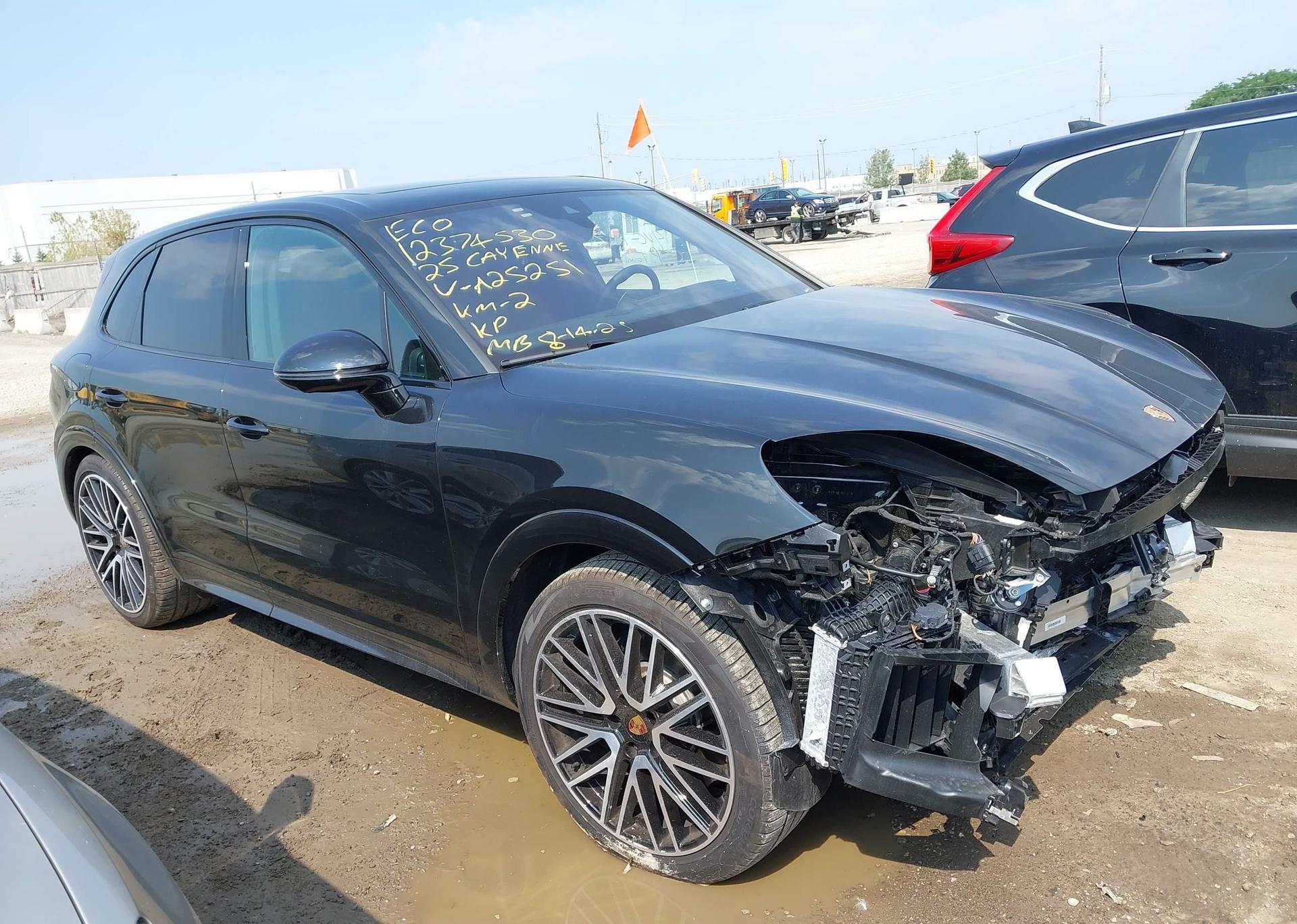 2025 PORSCHE CAYENNE