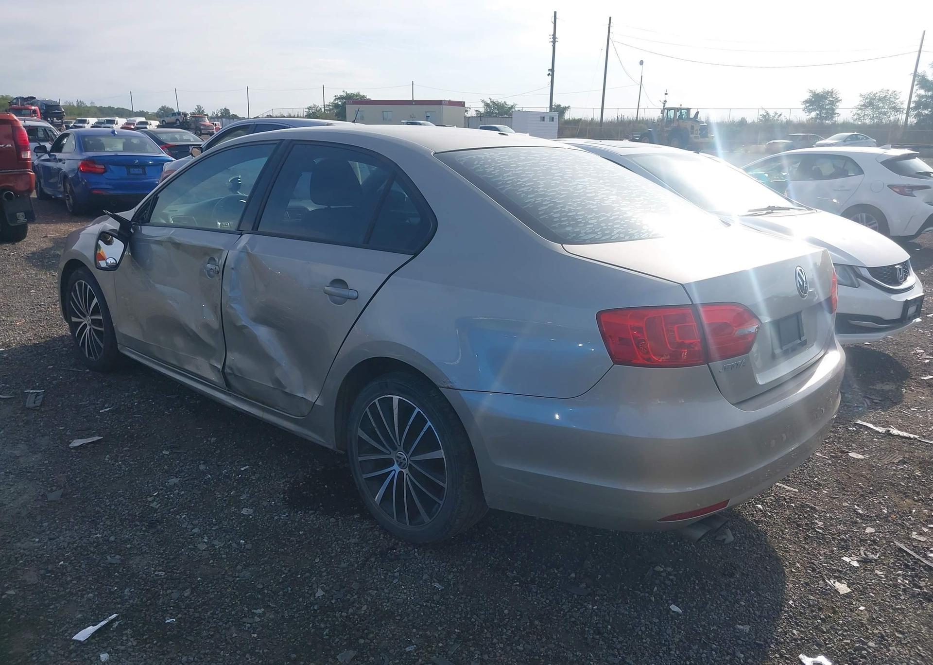 2013 VOLKSWAGEN JETTA 2.0L COMFORTLINE