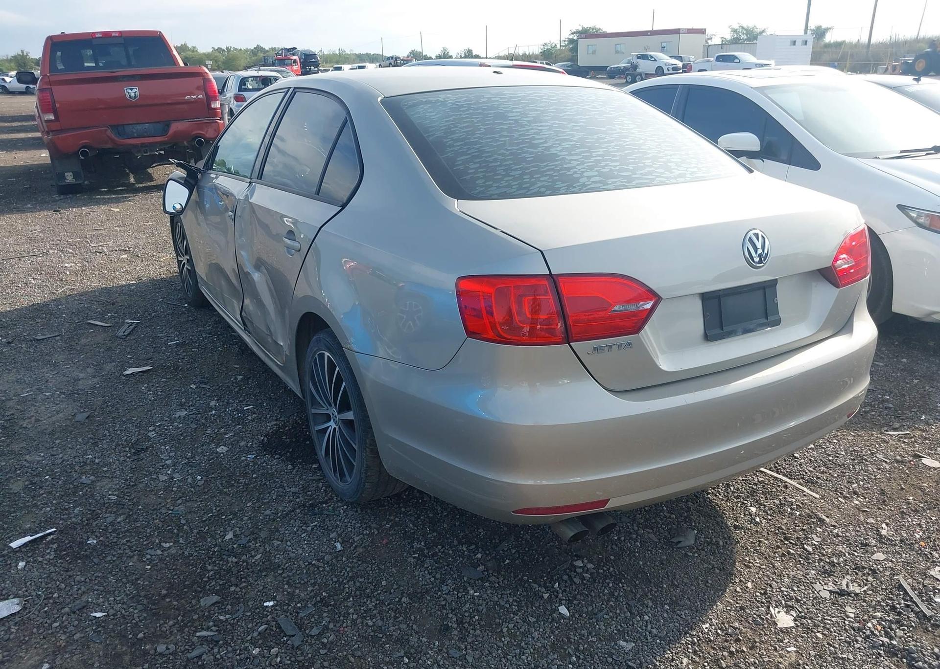 2013 VOLKSWAGEN JETTA 2.0L COMFORTLINE