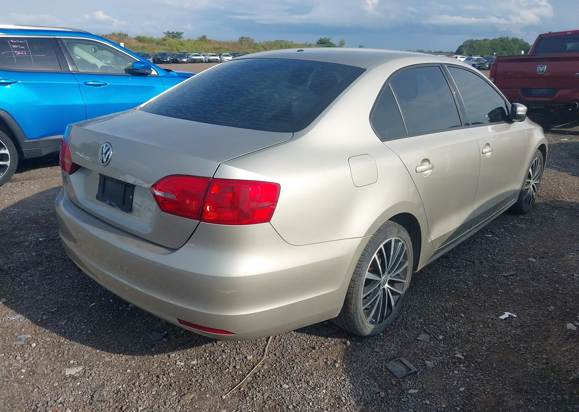 2013 VOLKSWAGEN JETTA 2.0L COMFORTLINE