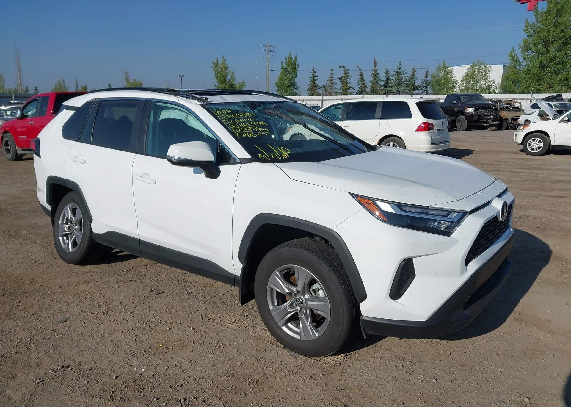 2024 TOYOTA RAV4 XLE