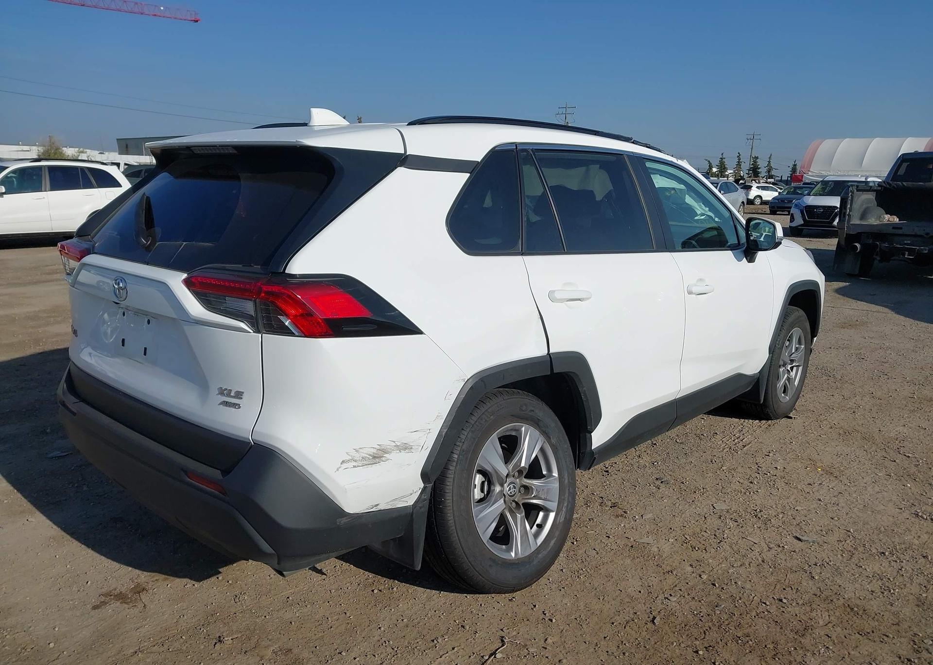 2024 TOYOTA RAV4 XLE