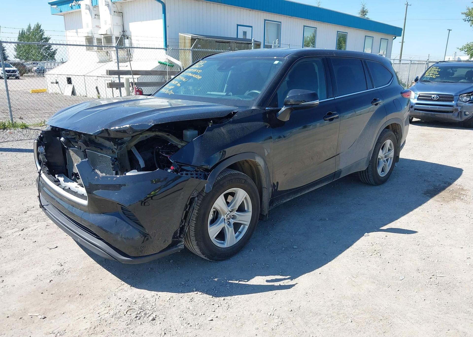 2022 TOYOTA HIGHLANDER L