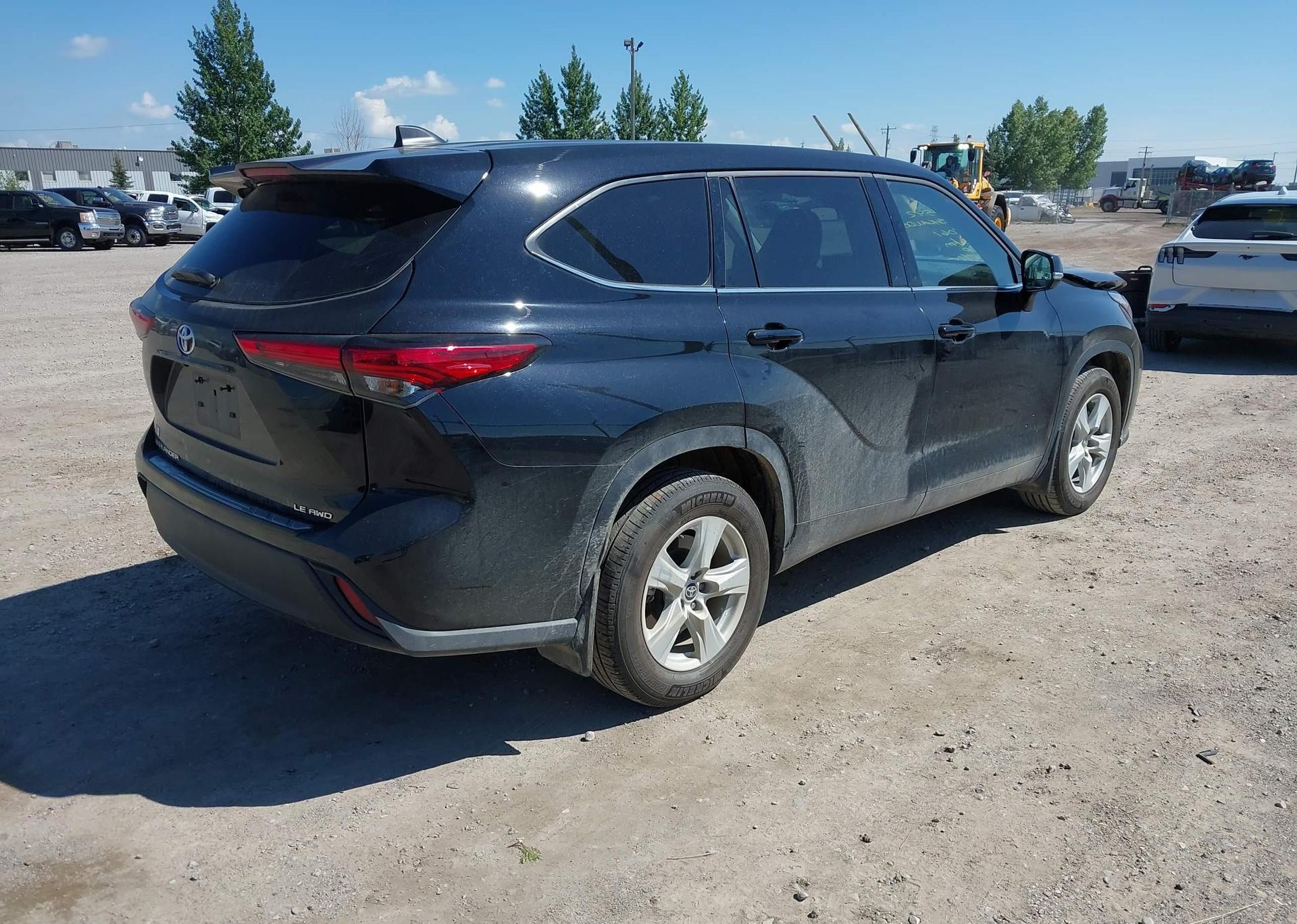 2022 TOYOTA HIGHLANDER L