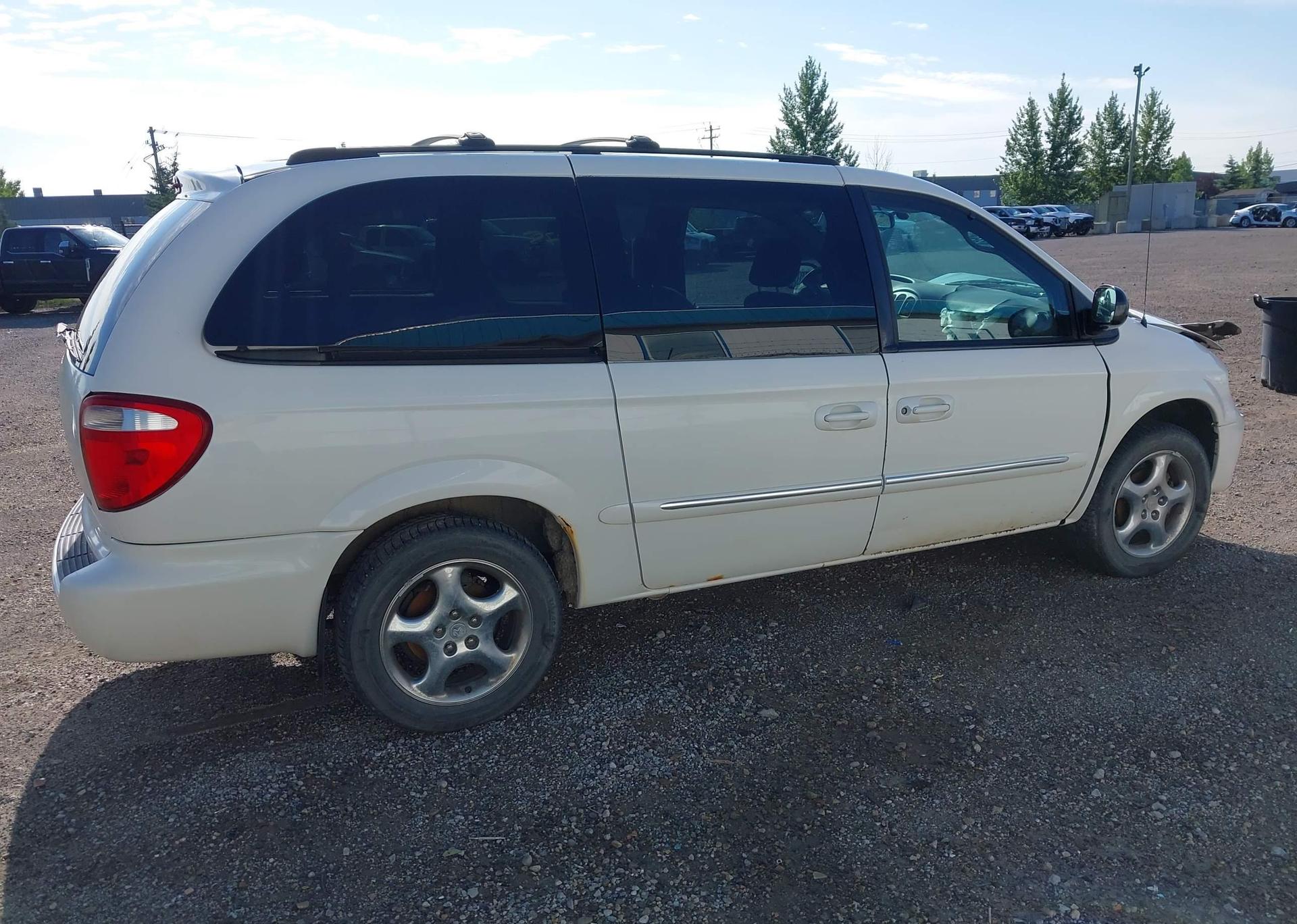 2002 DODGE GRAND CARAVAN ES