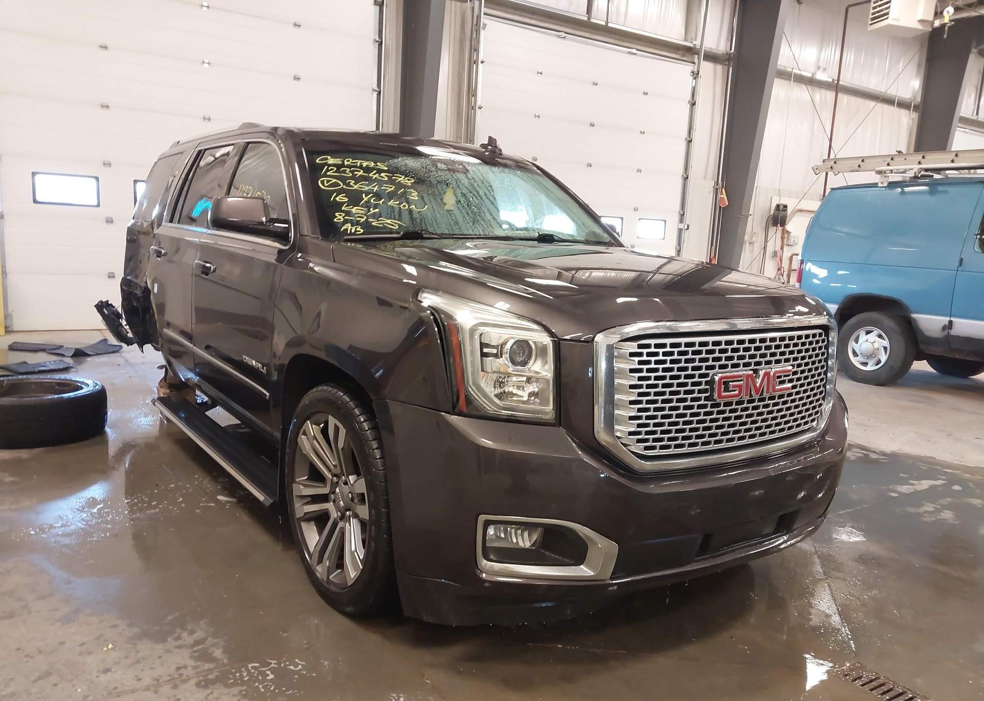 2016 GMC YUKON DENALI
