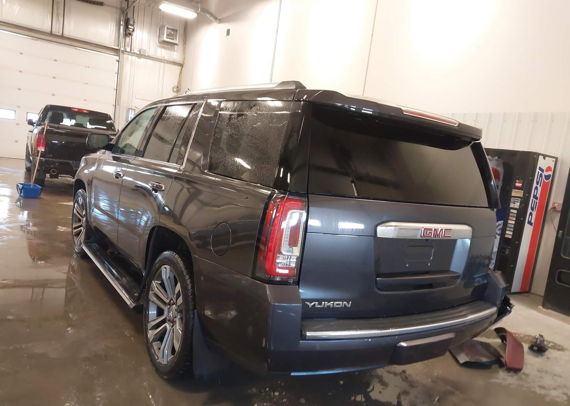 2016 GMC YUKON DENALI