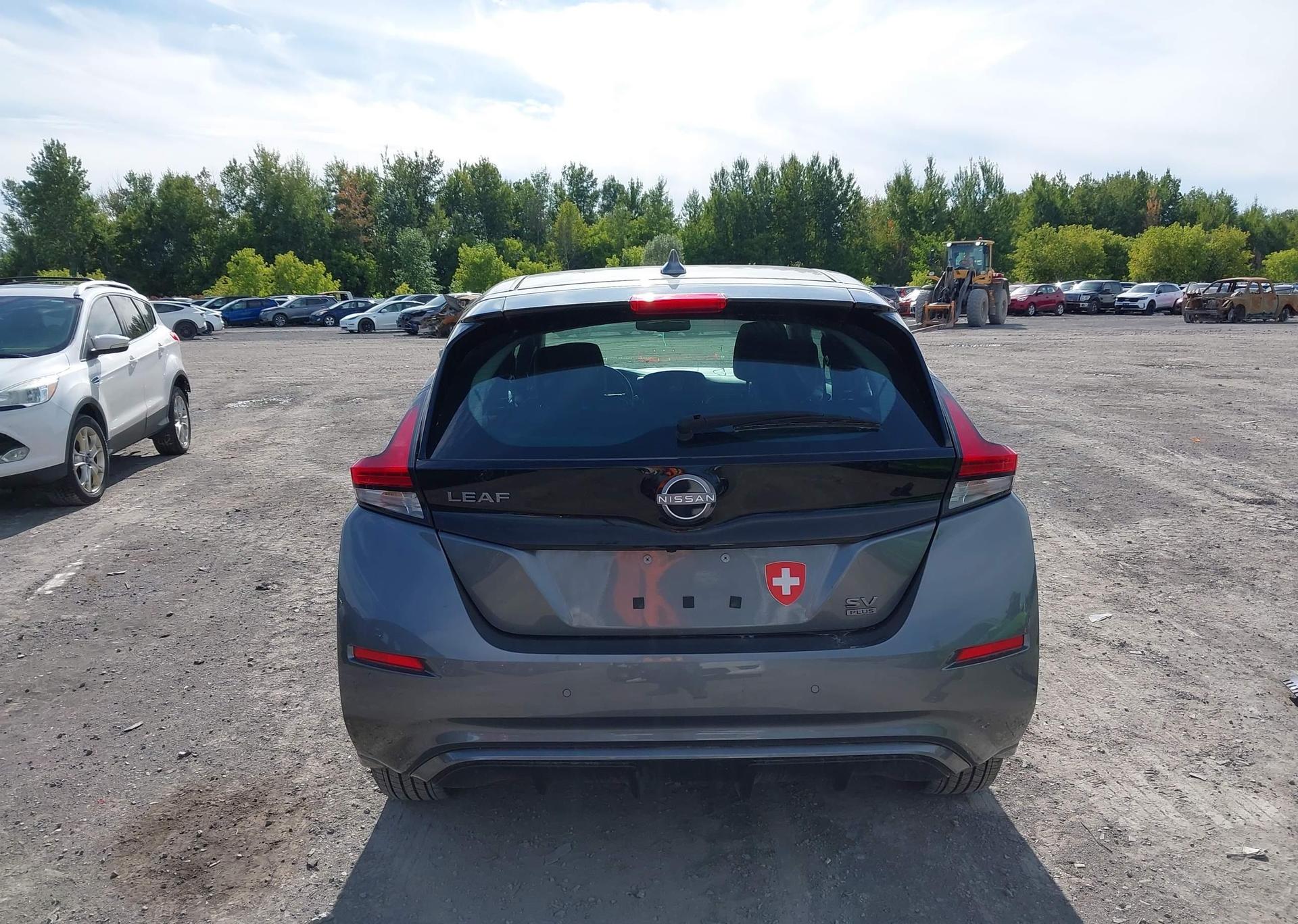 2023 NISSAN LEAF SV
