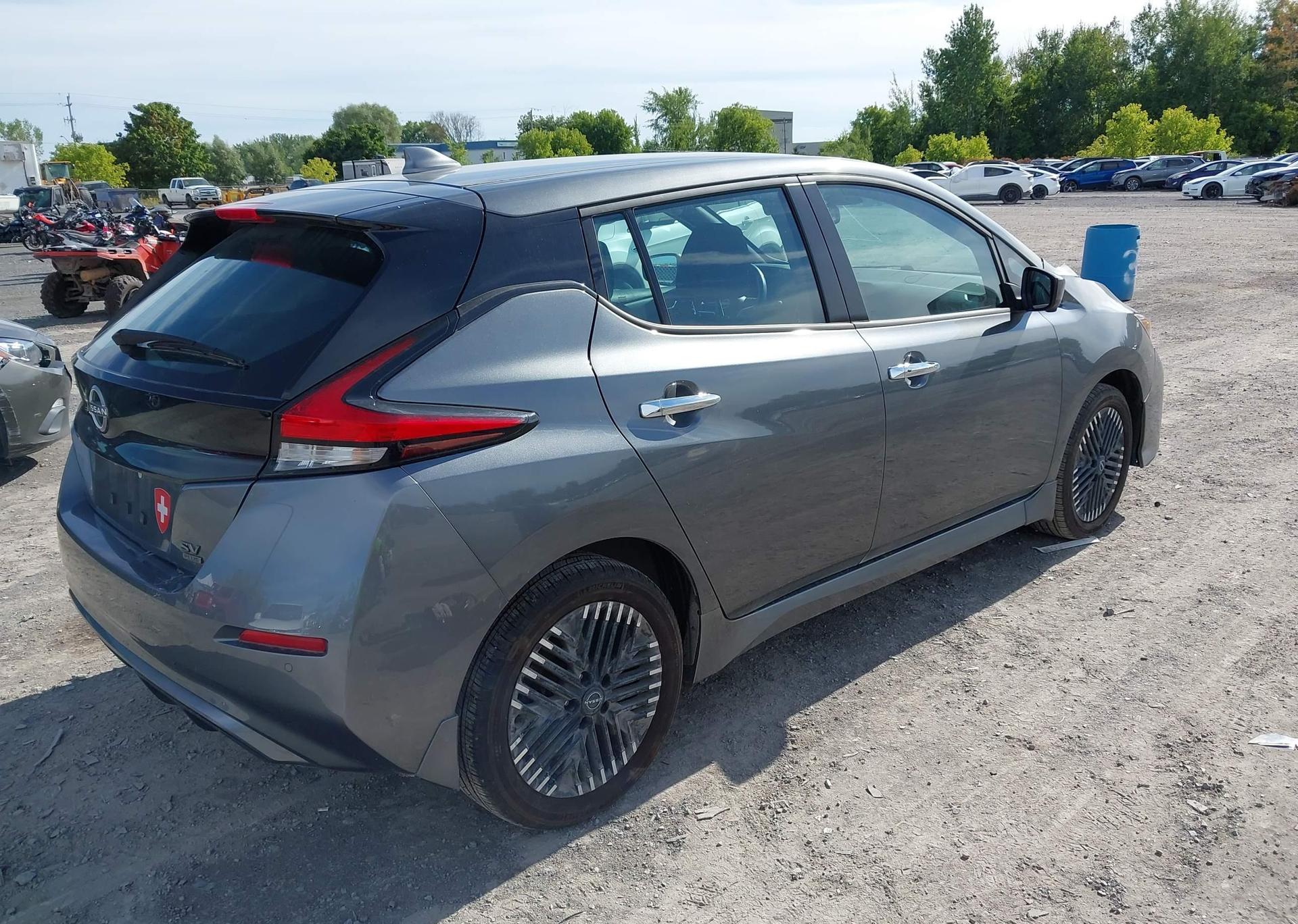 2023 NISSAN LEAF SV