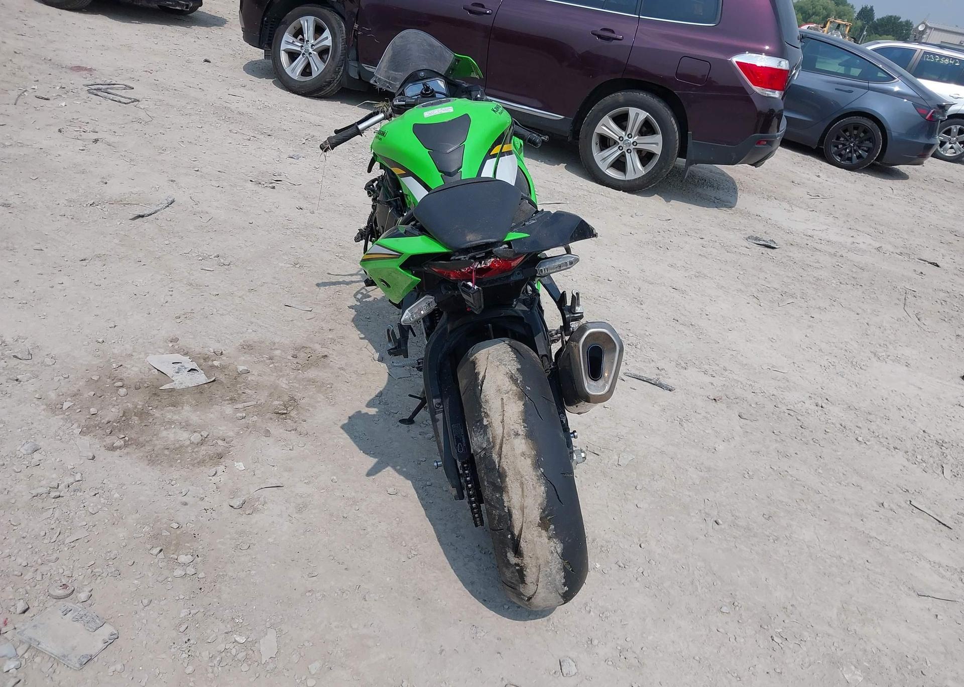 2025 KAWASAKI ZX1002 L