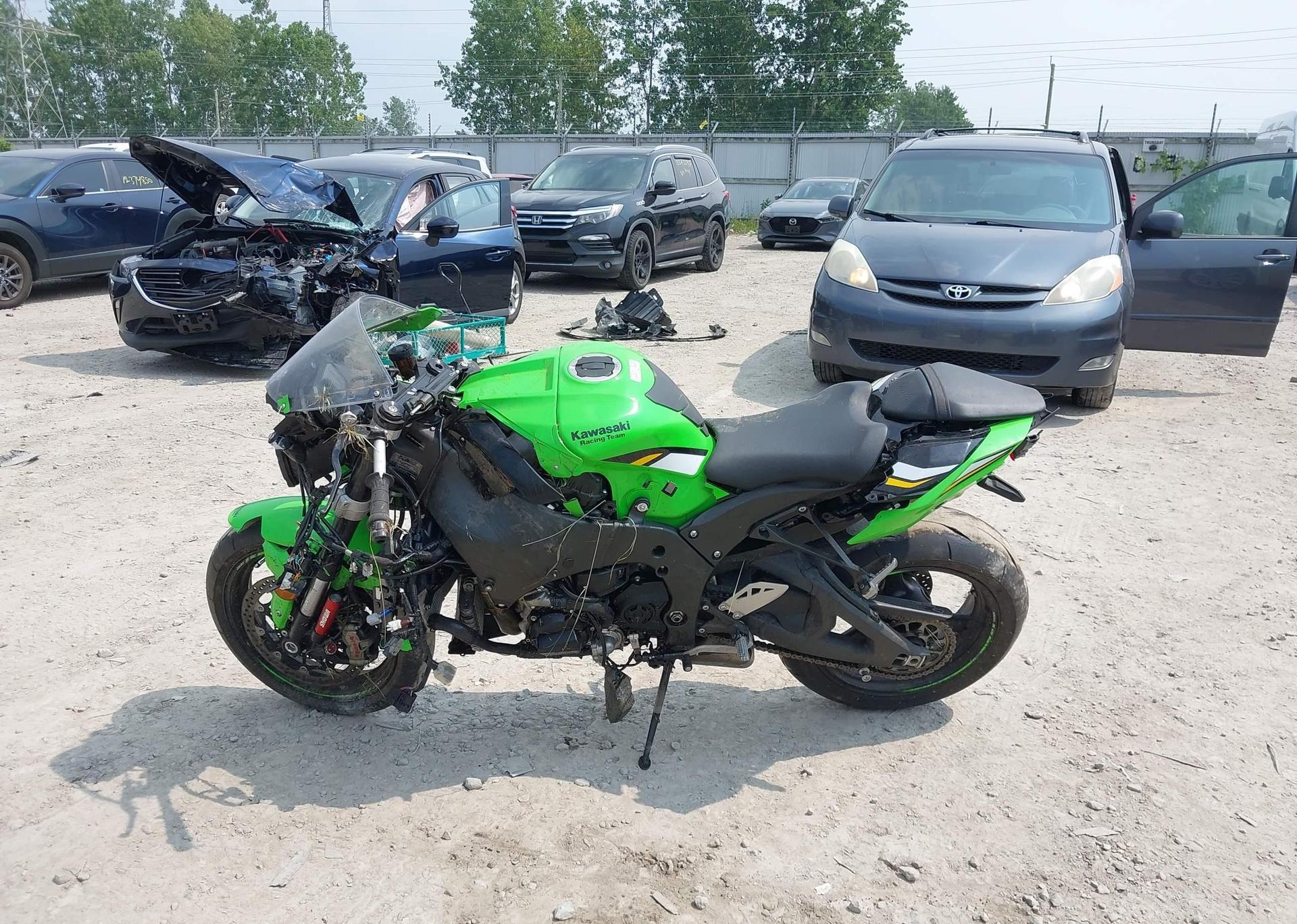 2025 KAWASAKI ZX1002 L