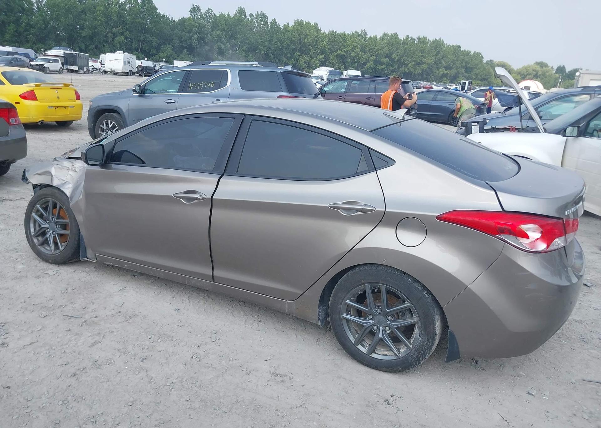 2013 HYUNDAI ELANTRA GLS