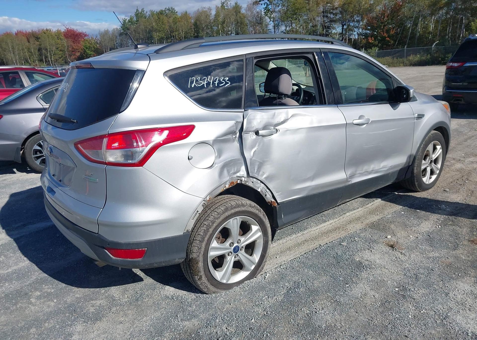 2015 FORD ESCAPE SE