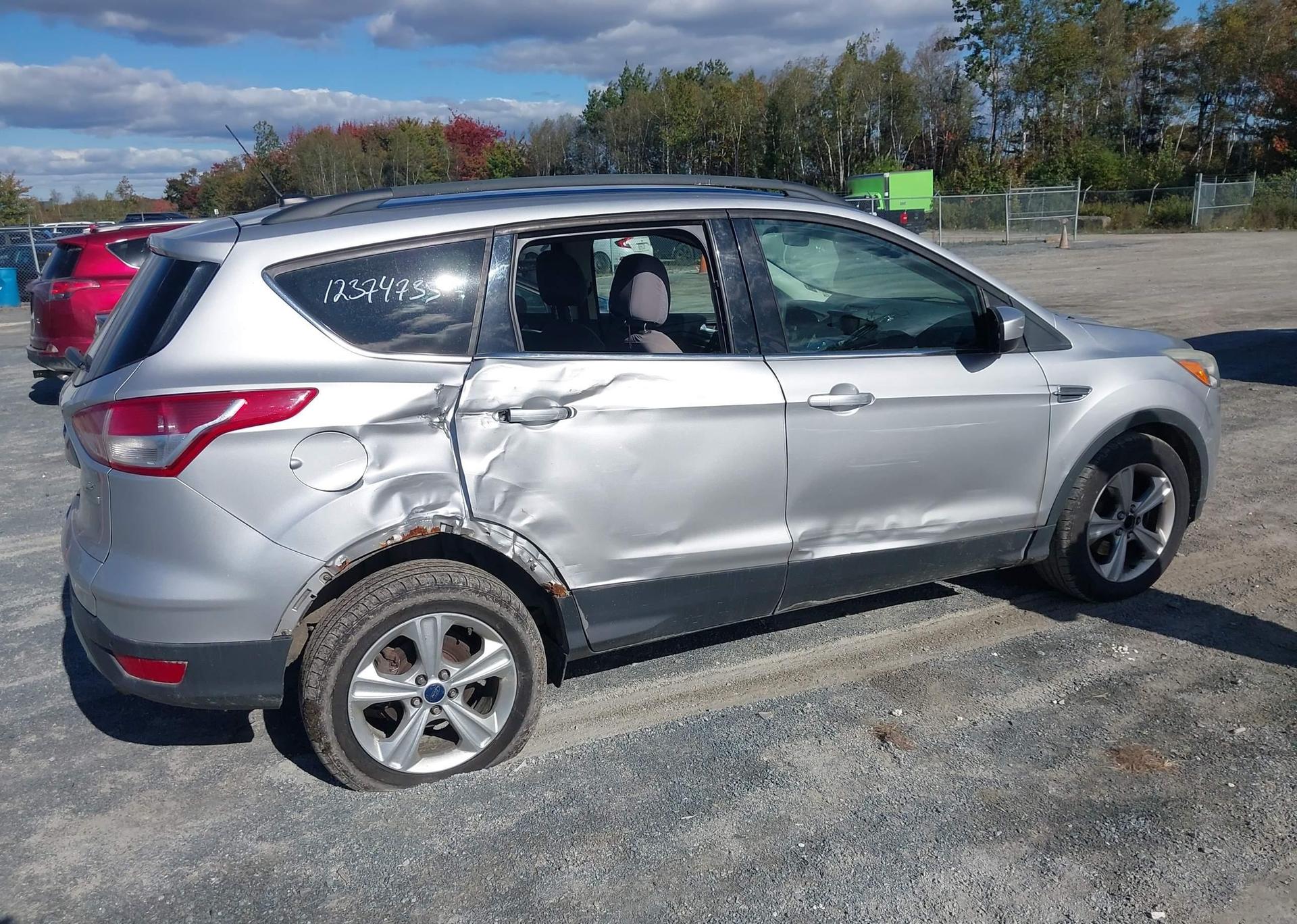 2015 FORD ESCAPE SE