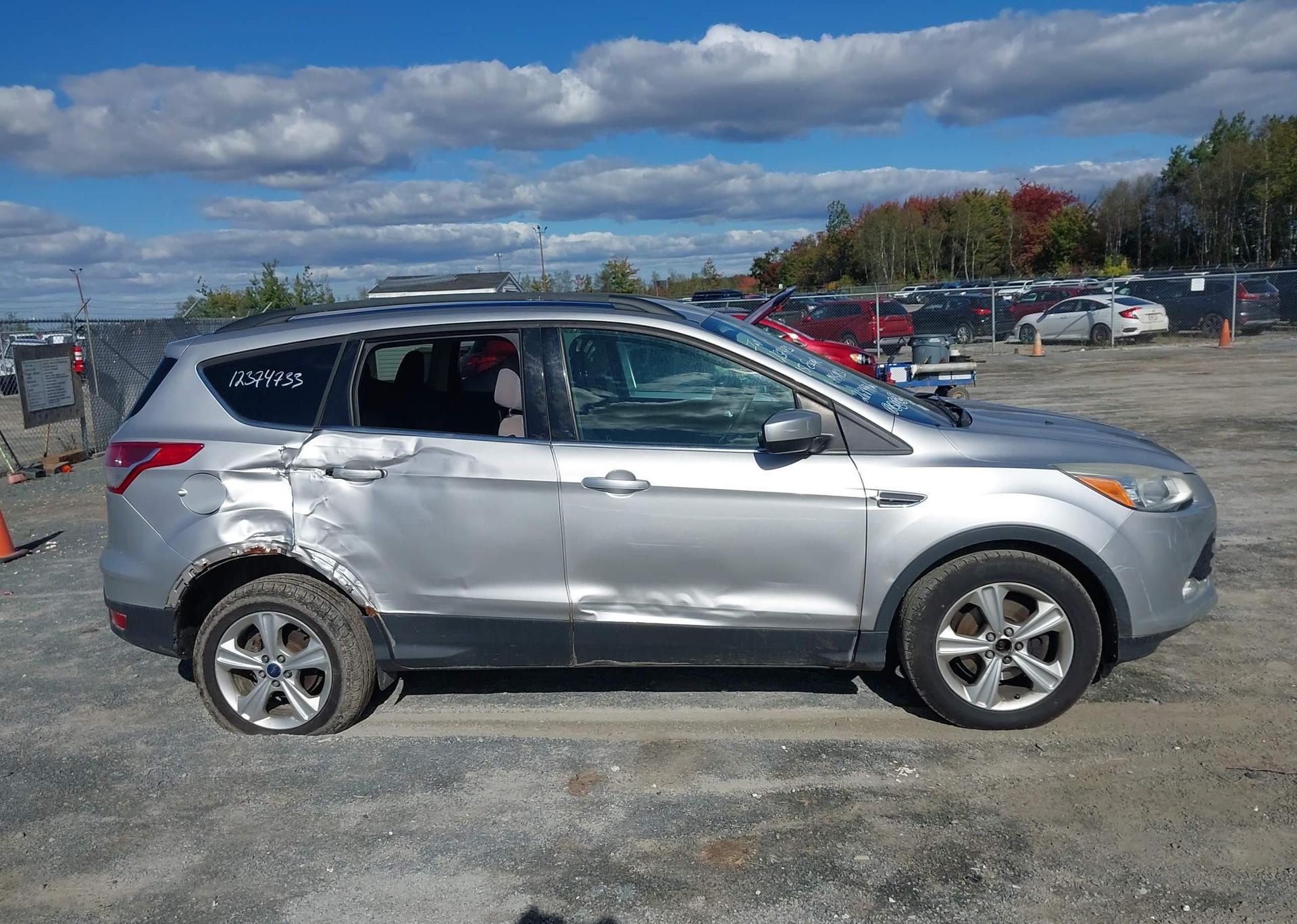 2015 FORD ESCAPE SE