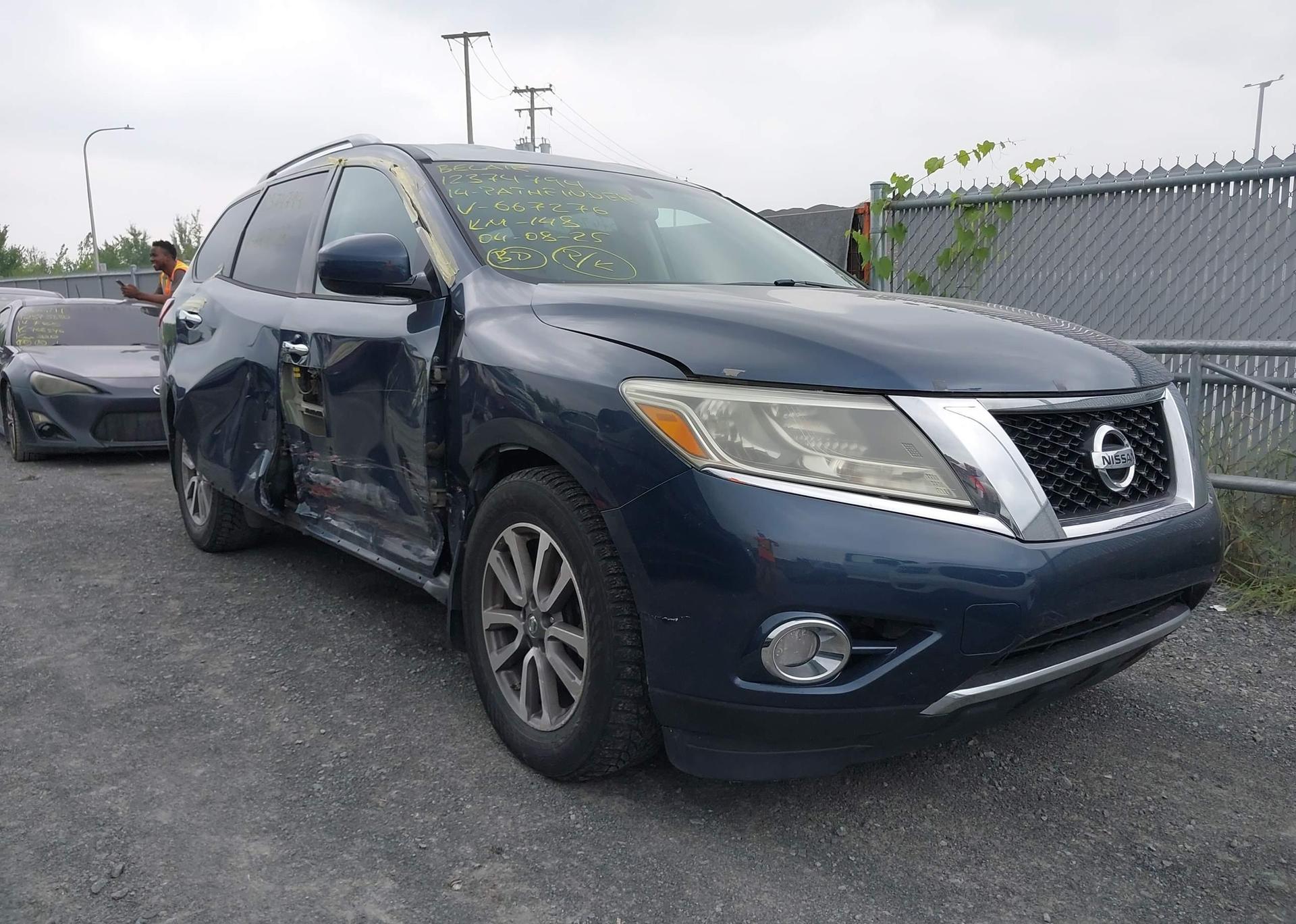 2014 NISSAN PATHFINDER