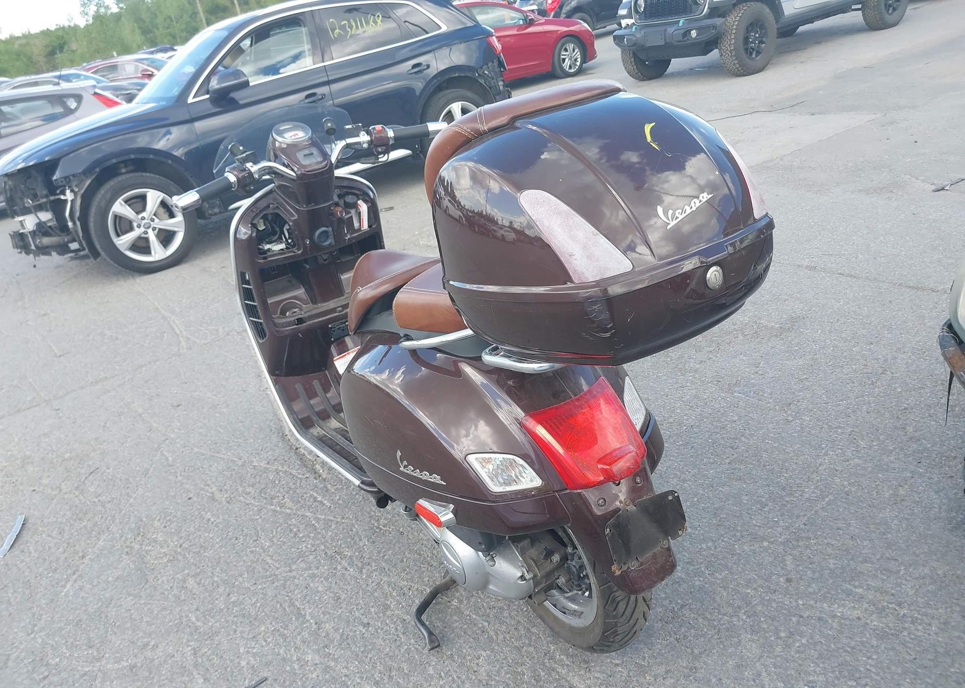 2013 VESPA GTS 300 SUPER