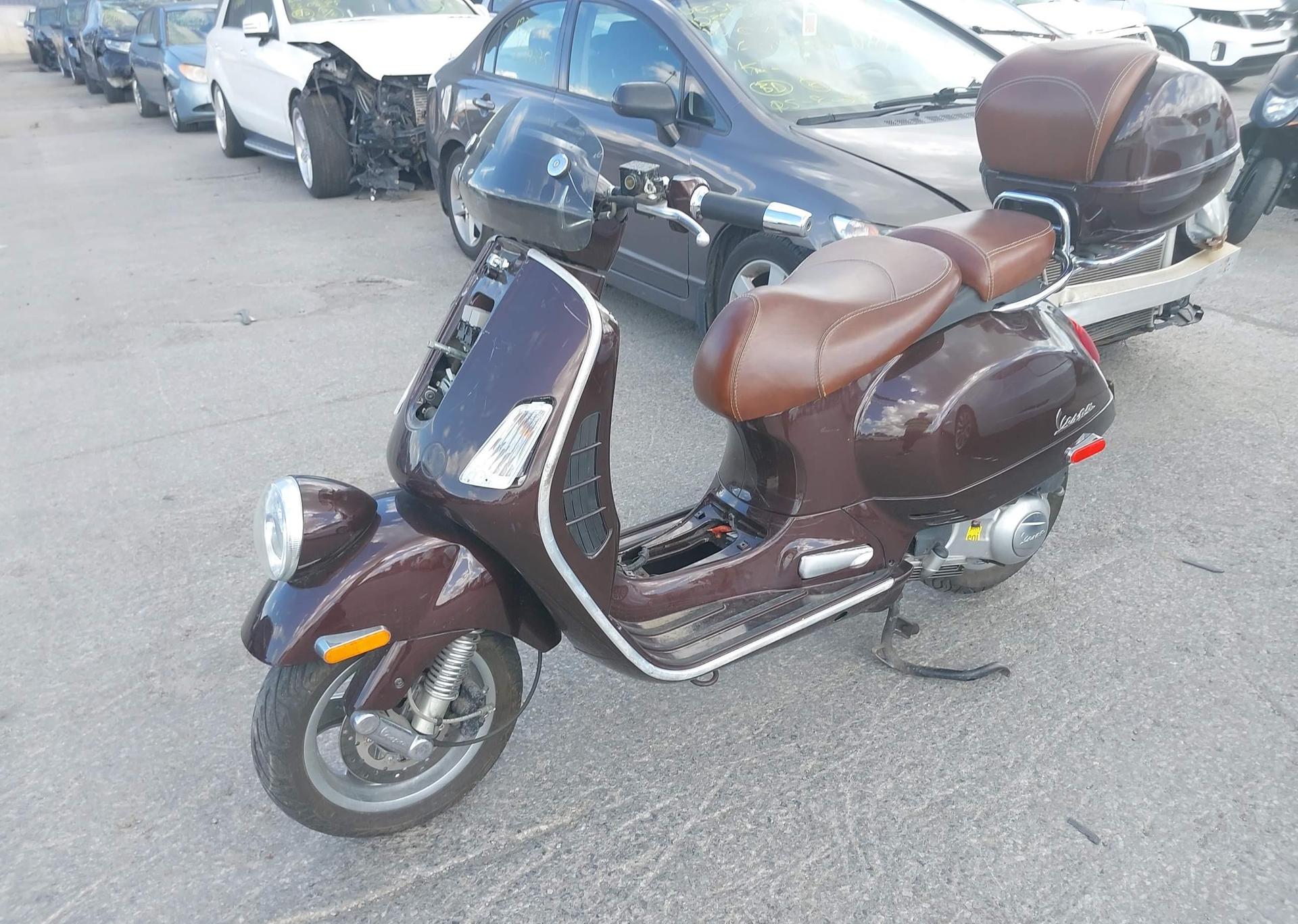 2013 VESPA GTS 300 SUPER