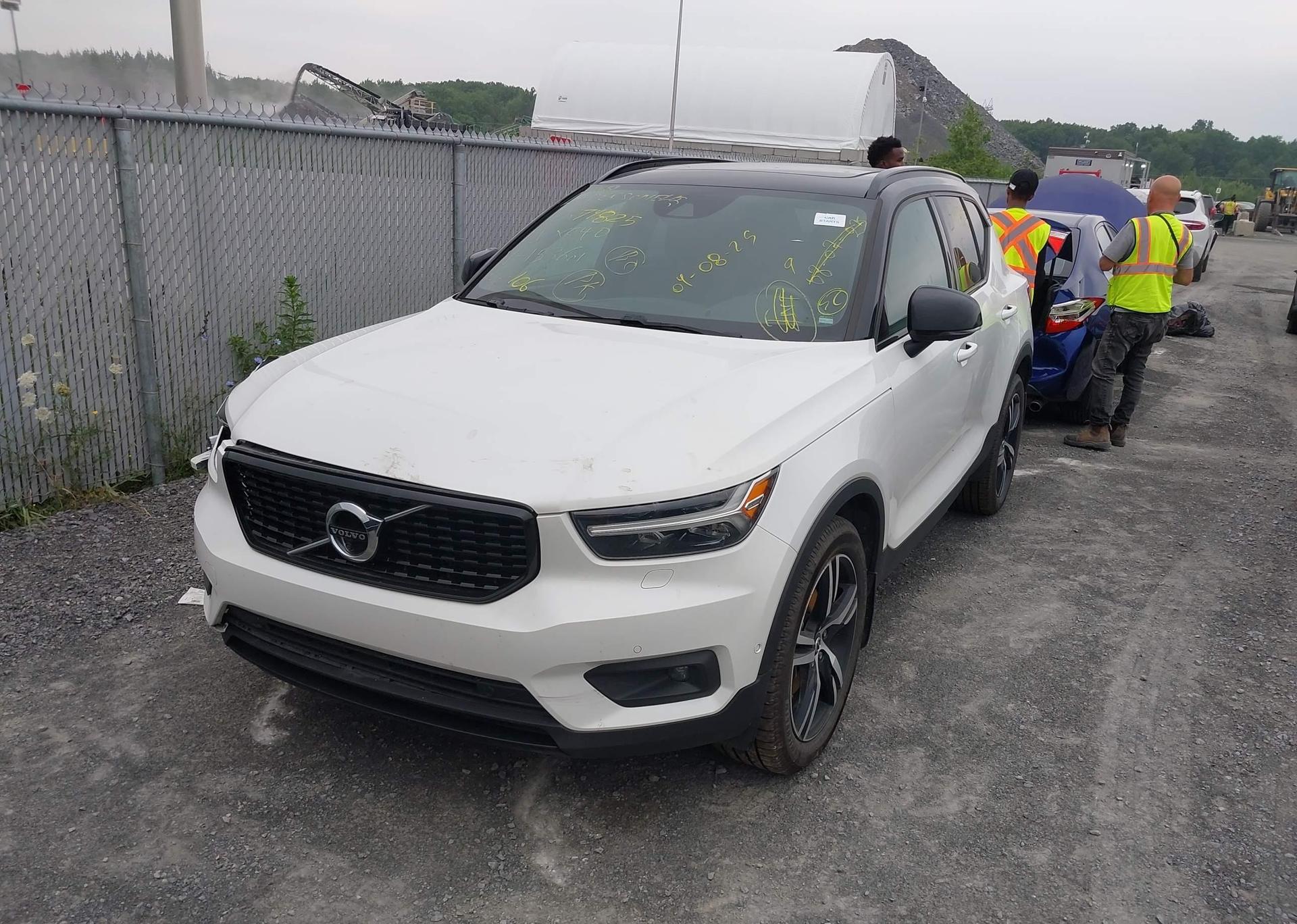 2019 VOLVO XC40 T5 R-DESIGN