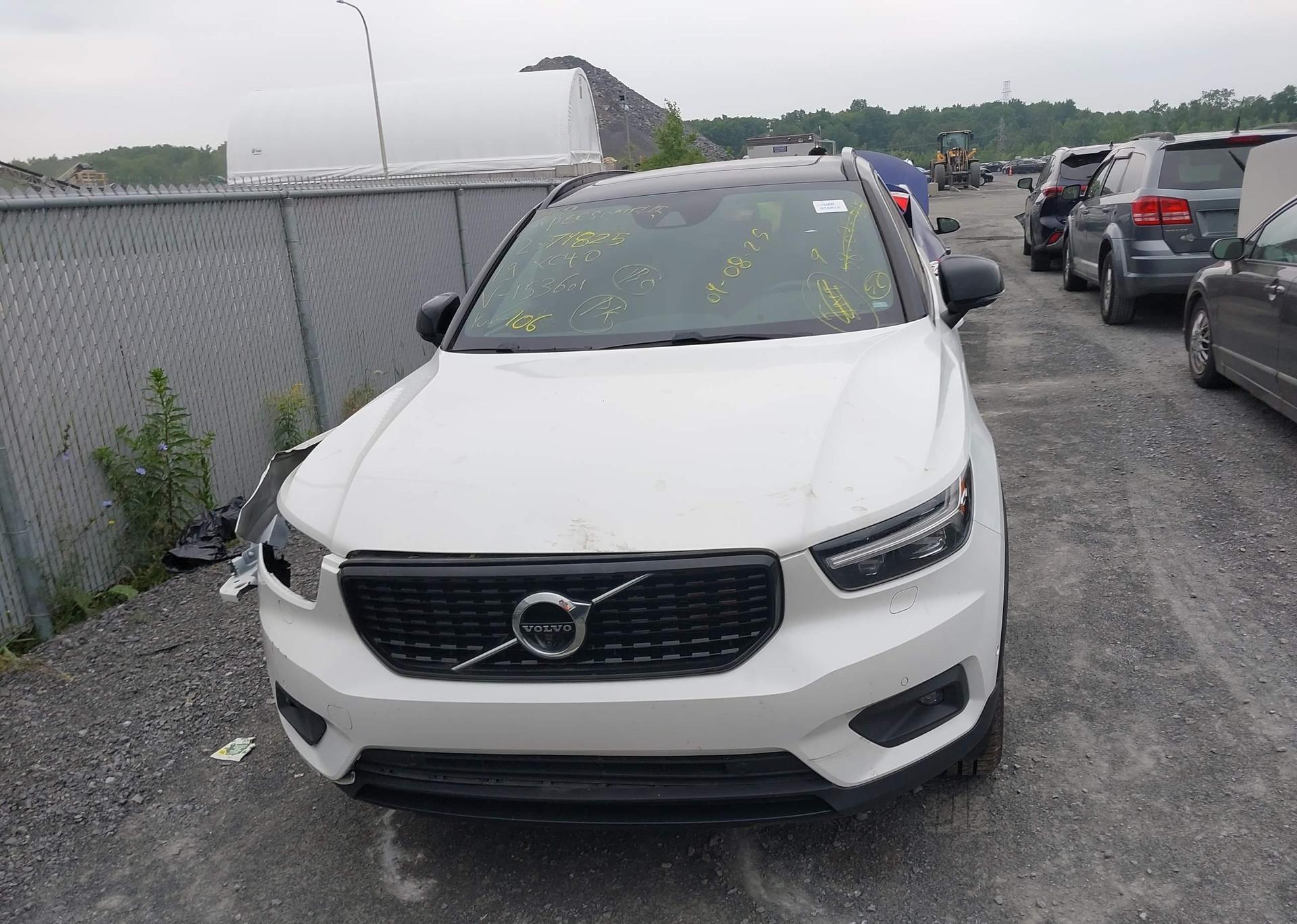 2019 VOLVO XC40 T5 R-DESIGN