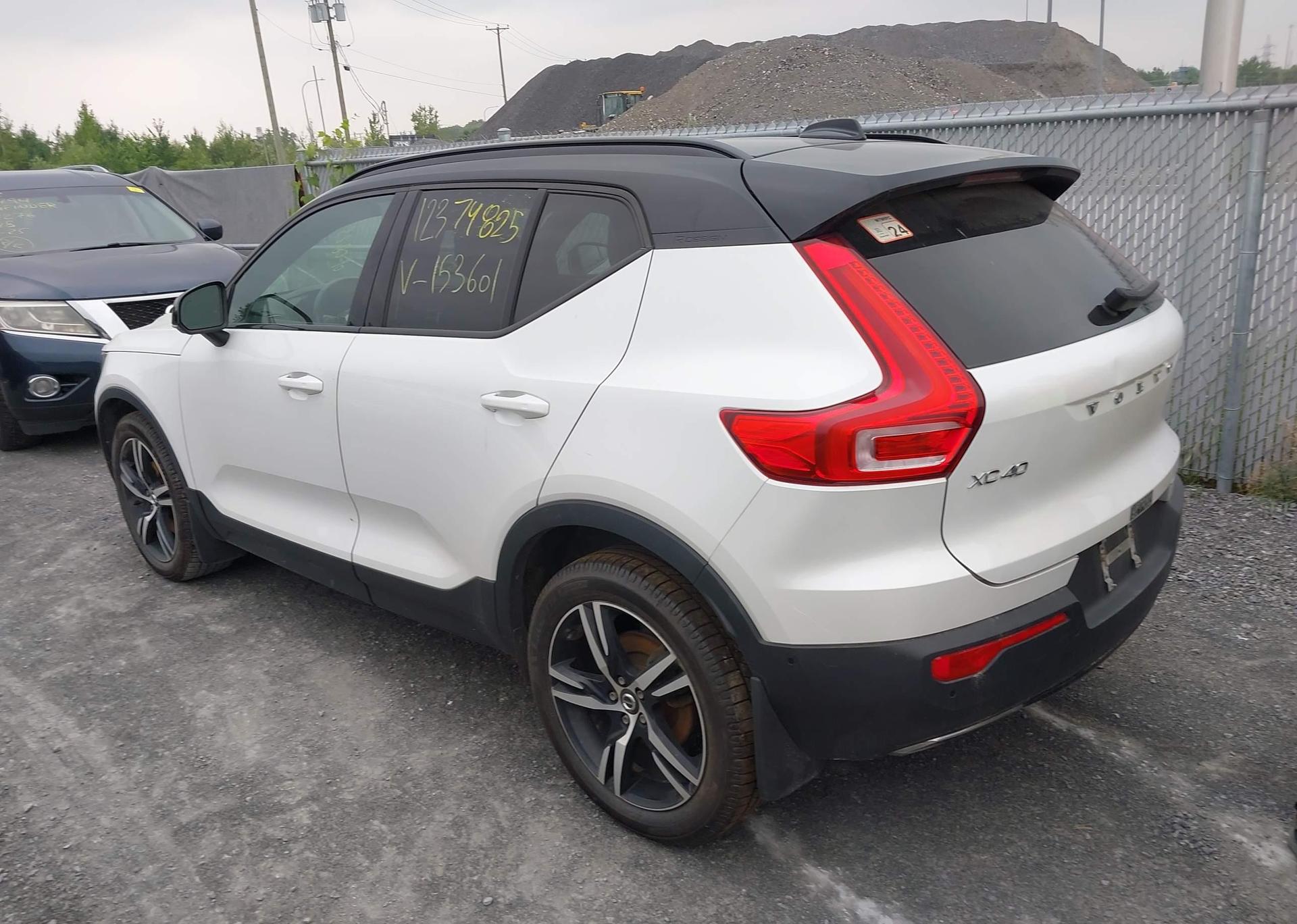 2019 VOLVO XC40 T5 R-DESIGN