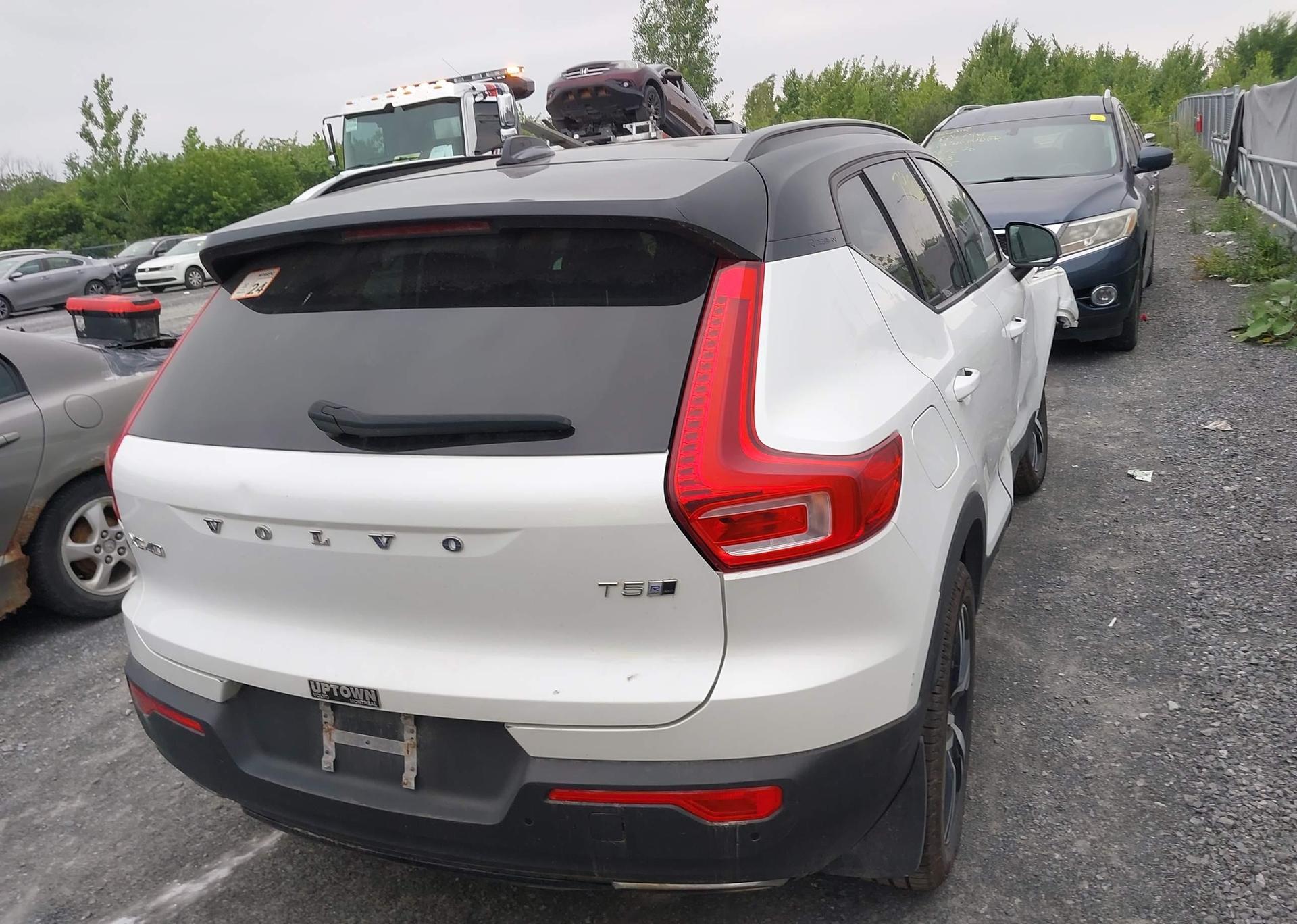 2019 VOLVO XC40 T5 R-DESIGN