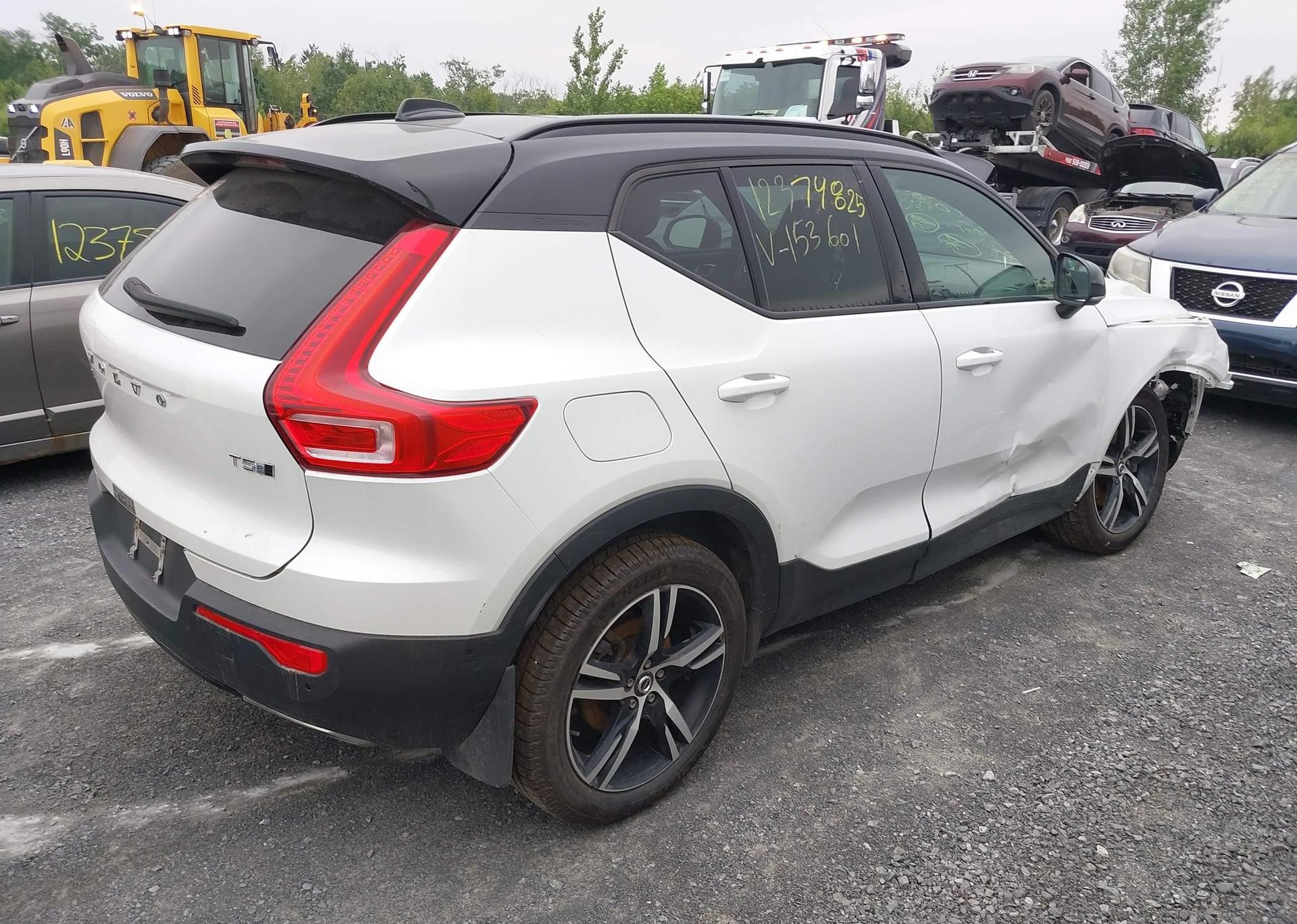 2019 VOLVO XC40 T5 R-DESIGN