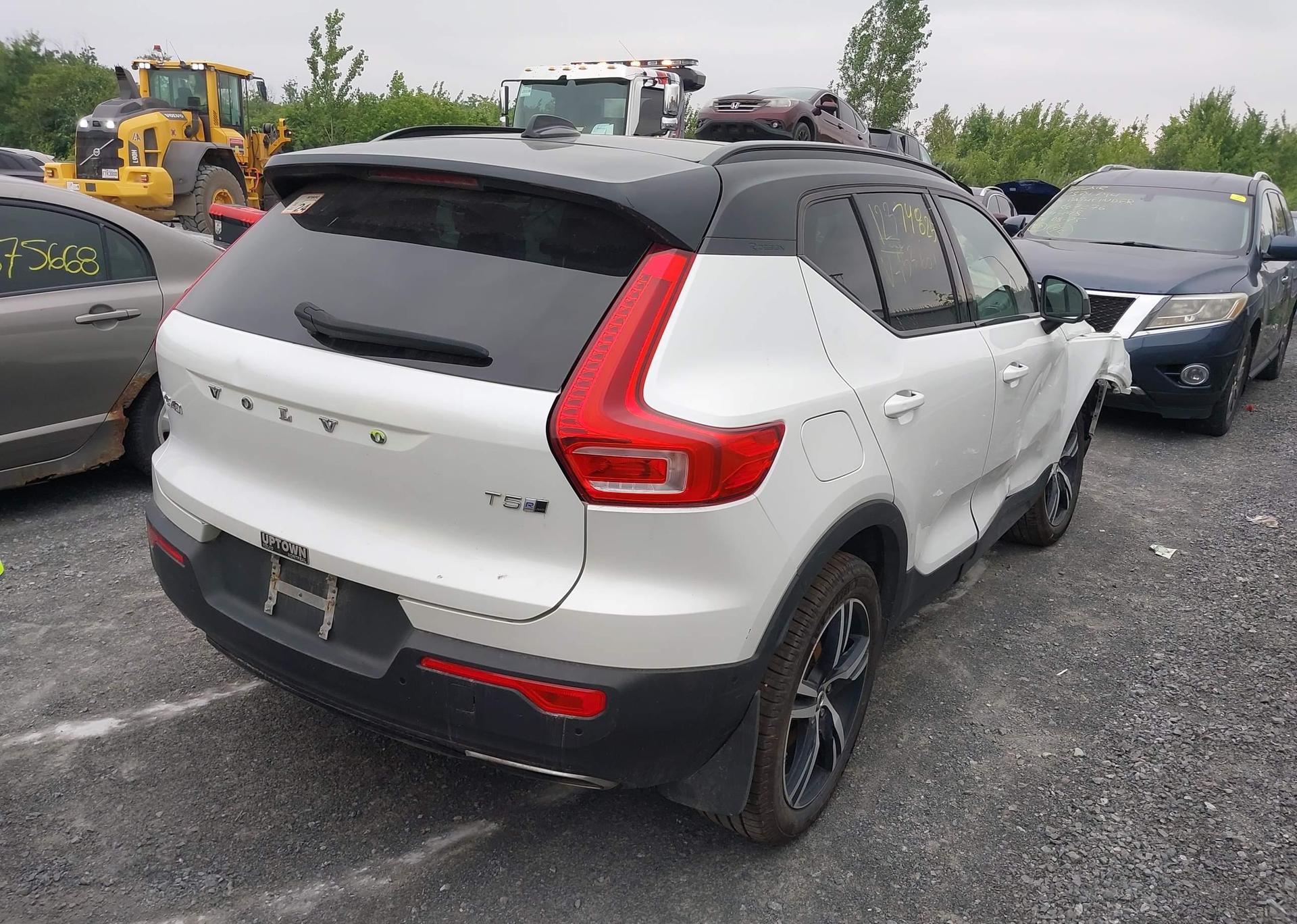 2019 VOLVO XC40 T5 R-DESIGN