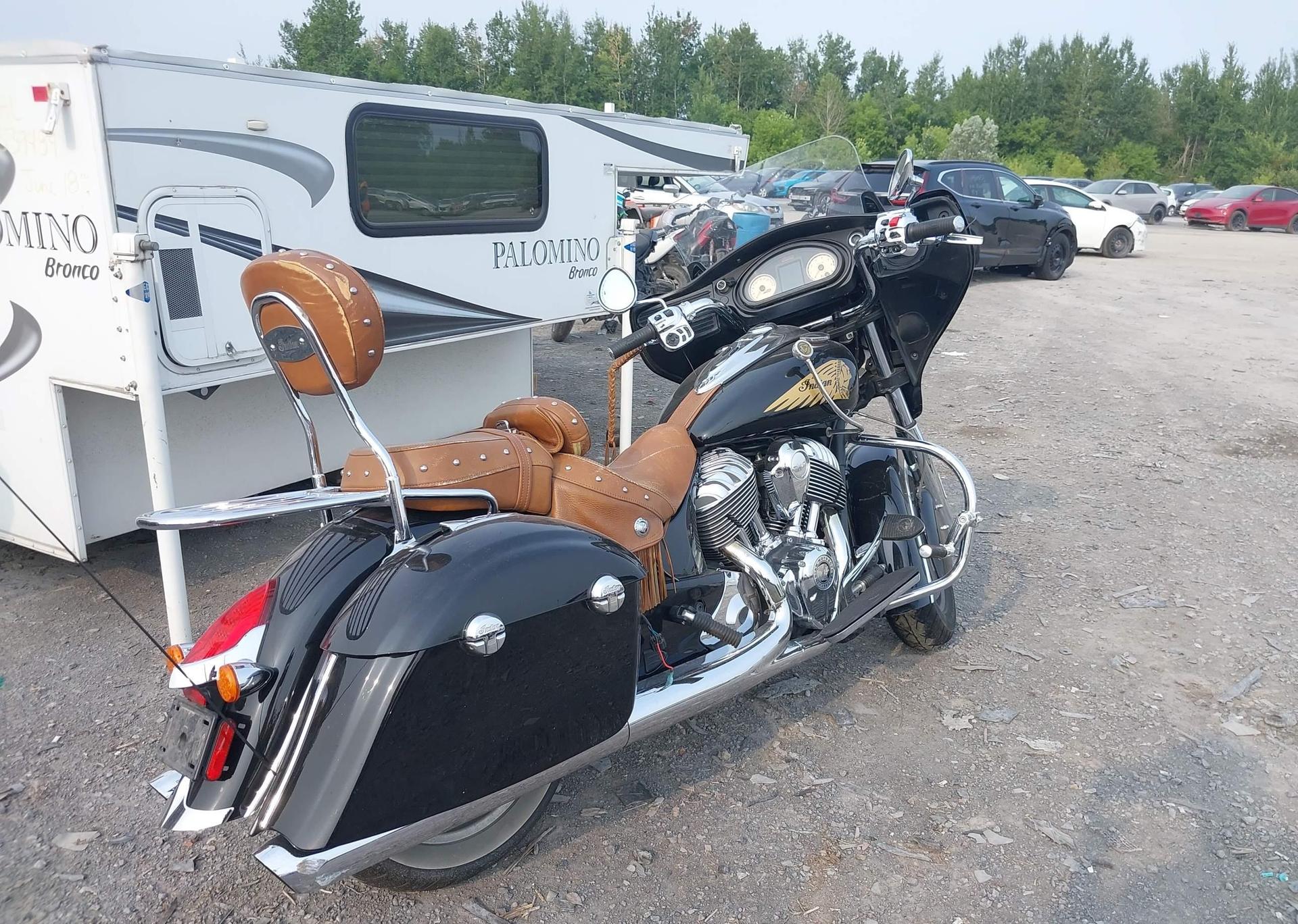 2015 INDIAN MOTORCYCLE CO. CHIEFTAIN
